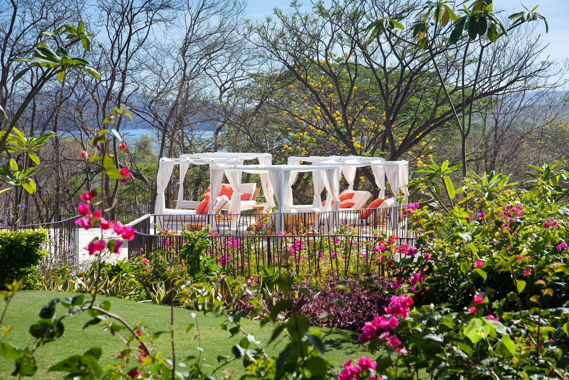 W Costa Rica Reserva Conchal Resort – Costa Rica – WET Deck Cabanas