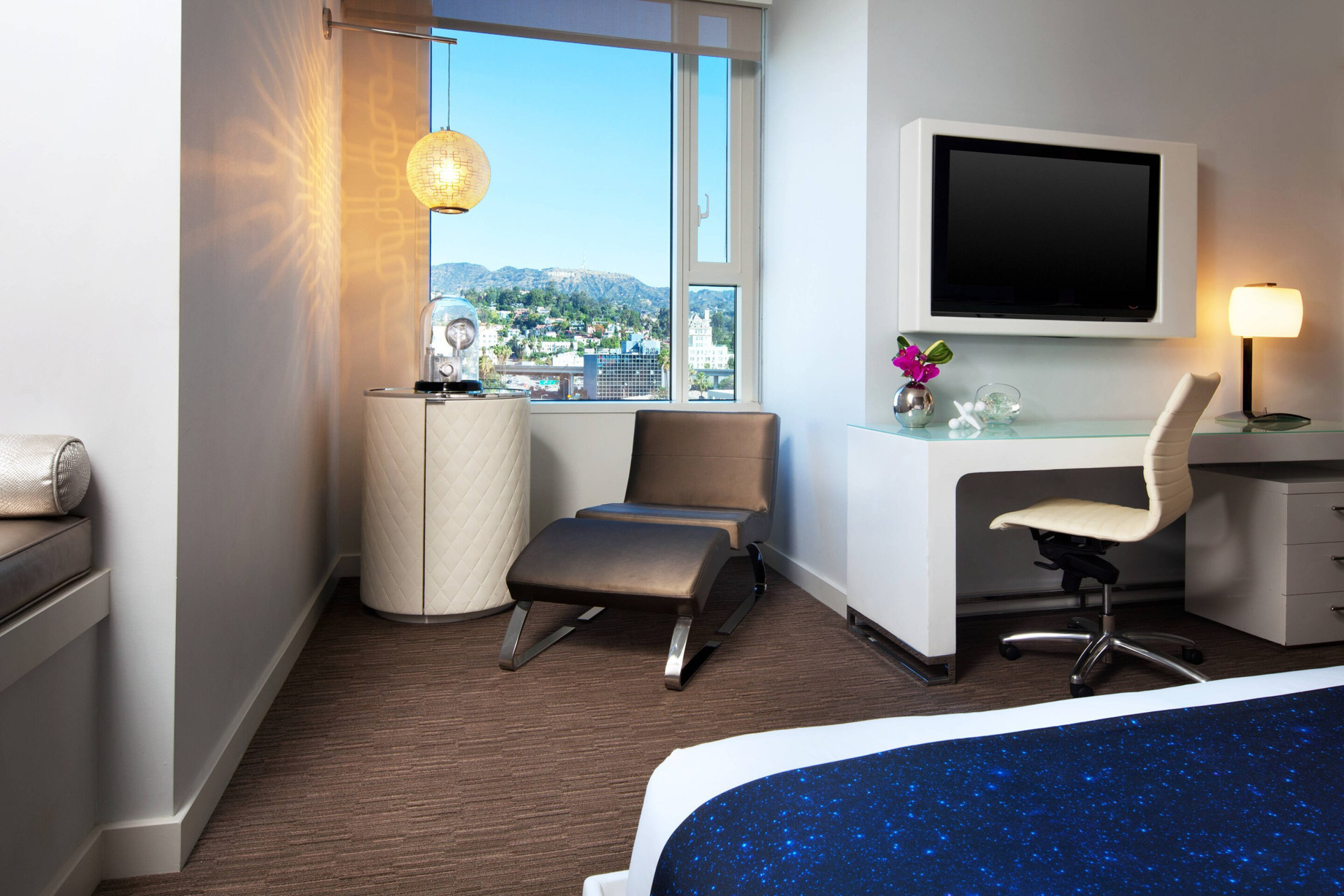 W Hollywood Hotel – Hollywood, CA, USA – Cool Corner Room