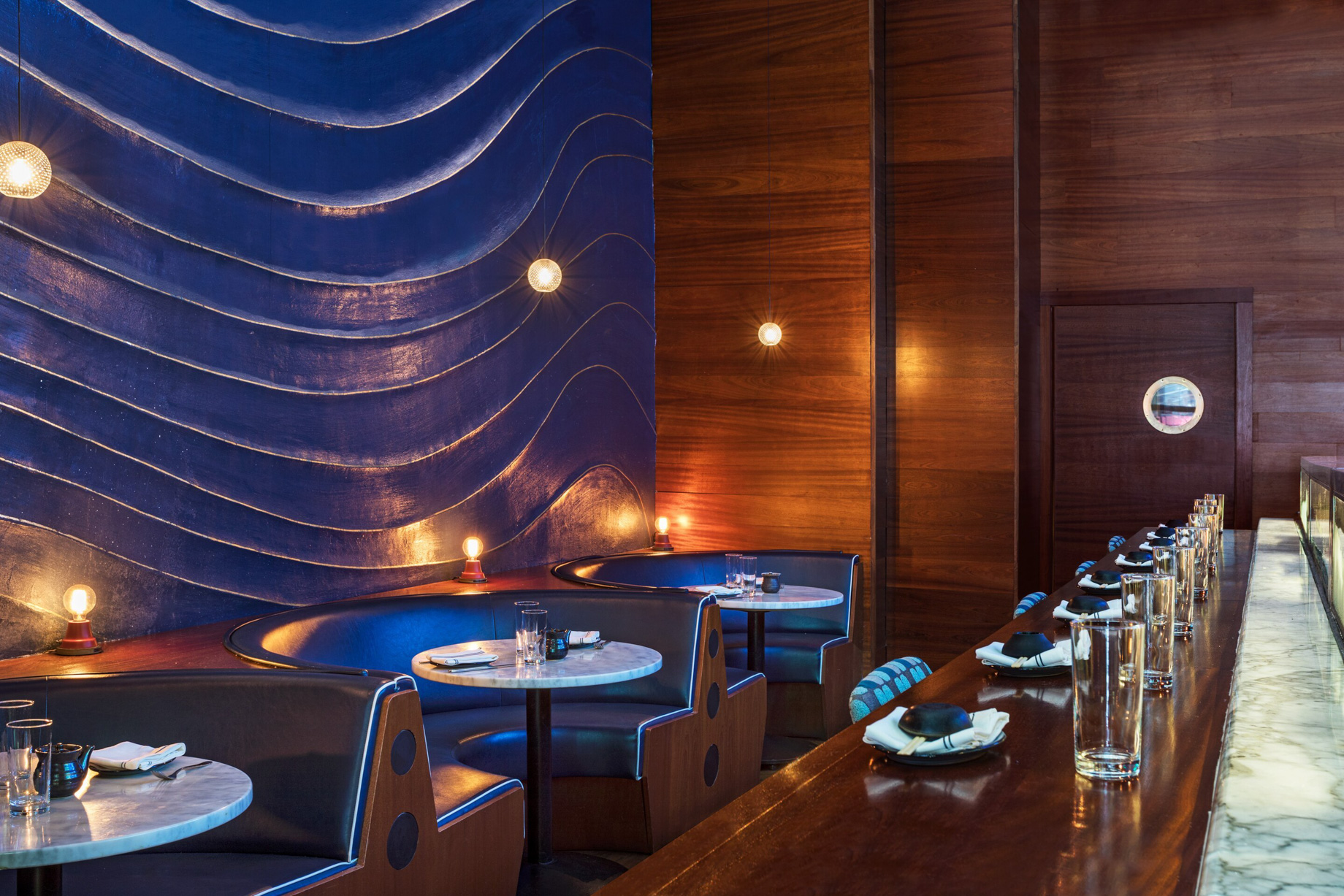 W New York Times Square Hotel – New York, NY, USA – Blue Fin Times Square Decor