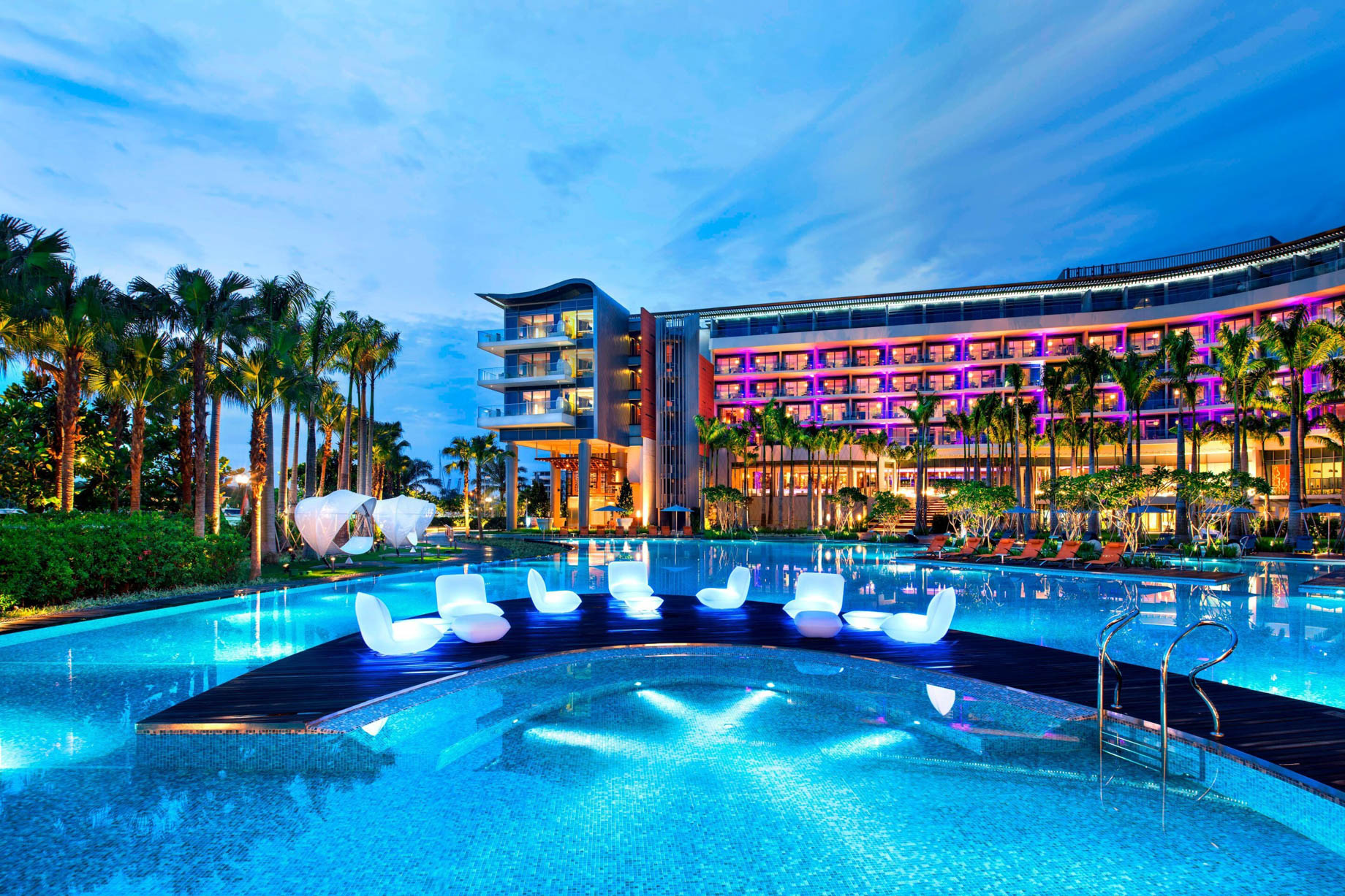 W Singapore Sentosa Cove Hotel – Singapore – WET Pool Night