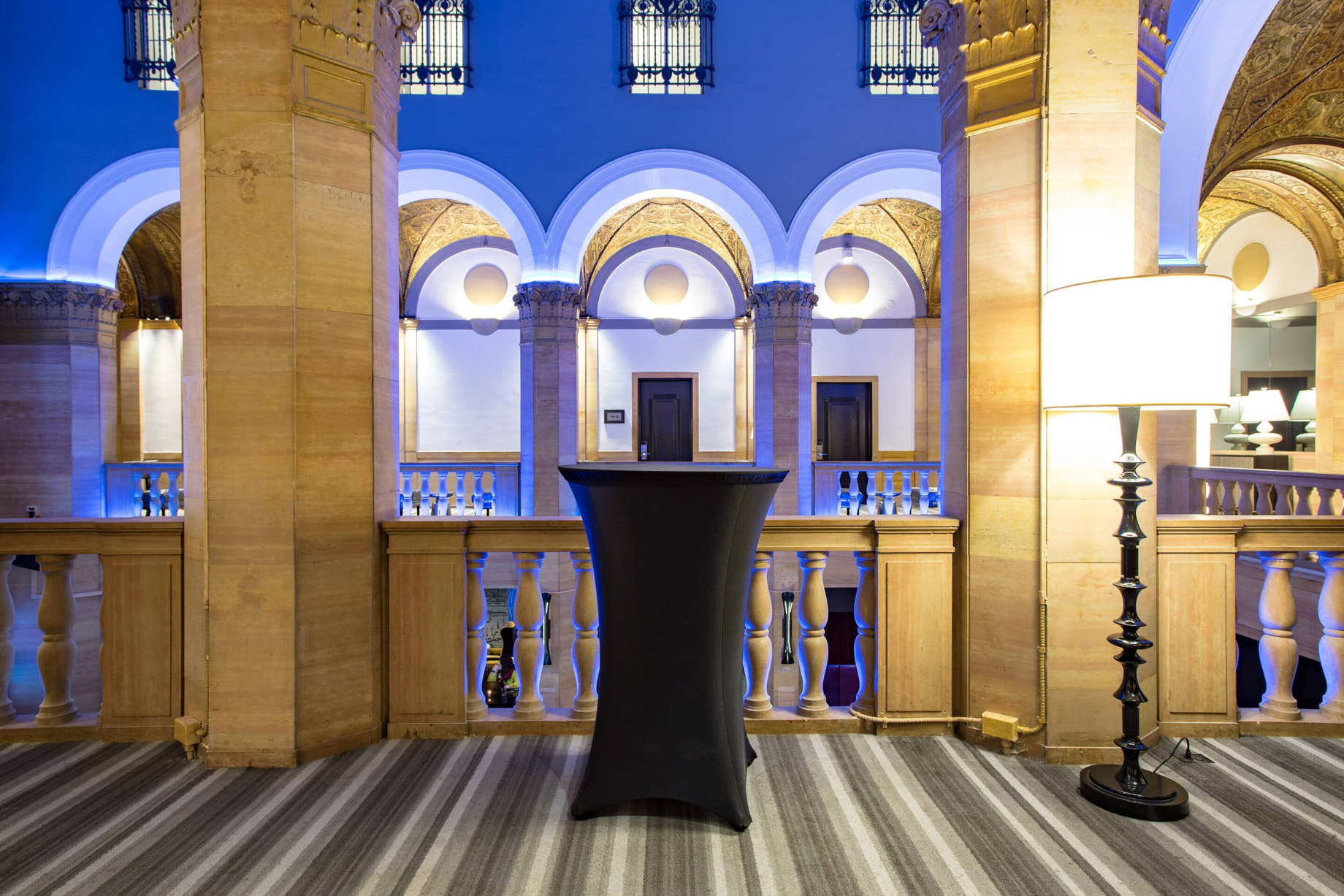 W Chicago City Center Hotel – Chicago, IL, USA – Living Room Plateau Table