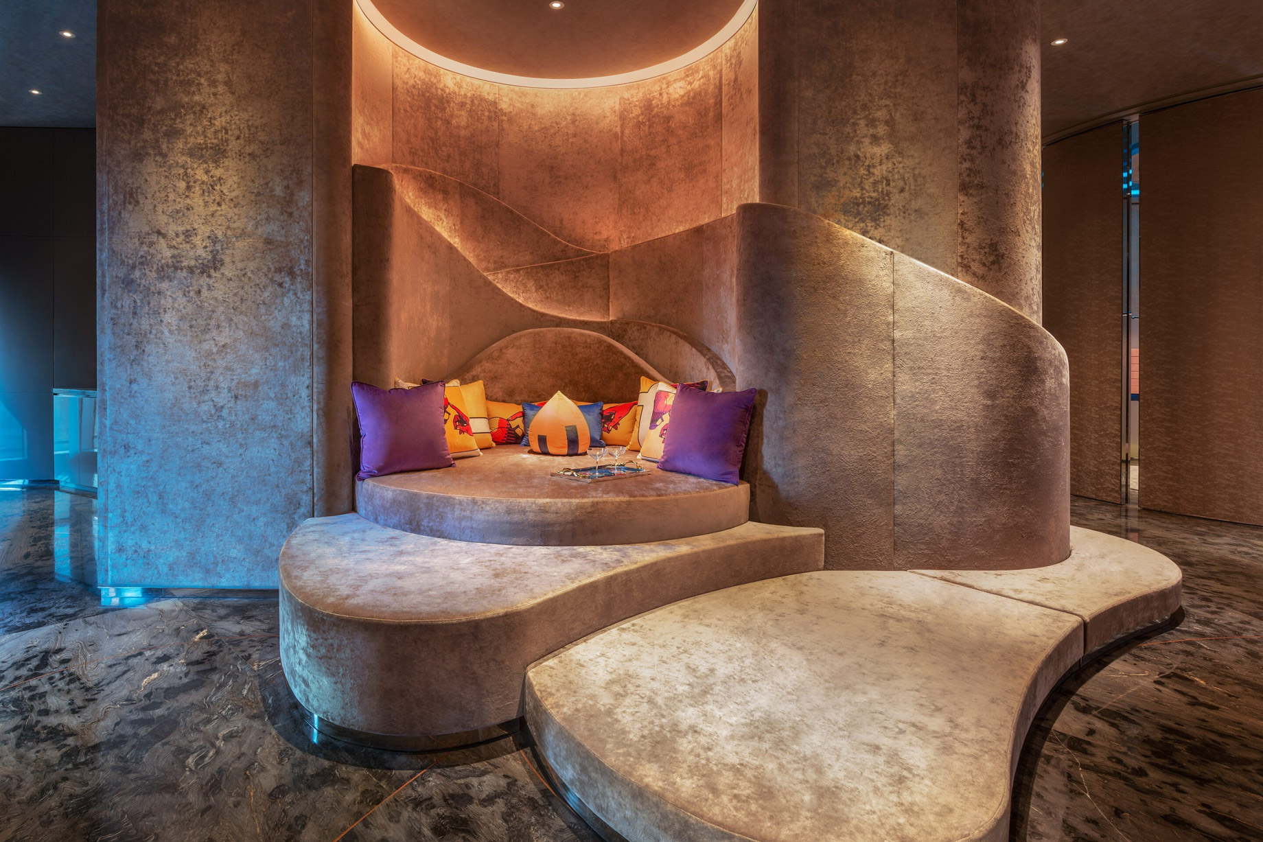 015 – W Xi’an Hotel – Xi’an, Shaanxi Province, China – E WOW Suite Sofa Bar