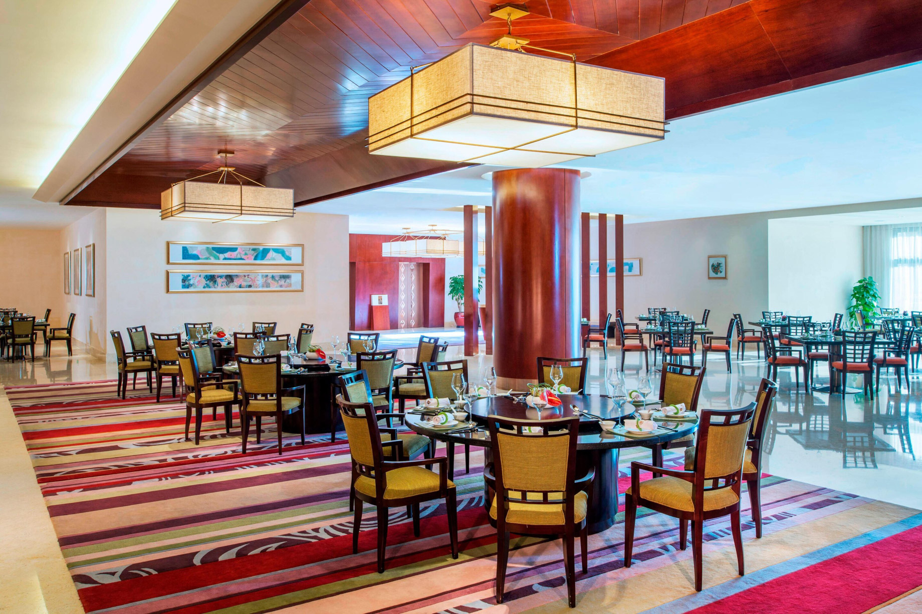 The St. Regis Sanya Yalong Bay Resort - Hainan, China - Ming Xuan Restaurant Tables