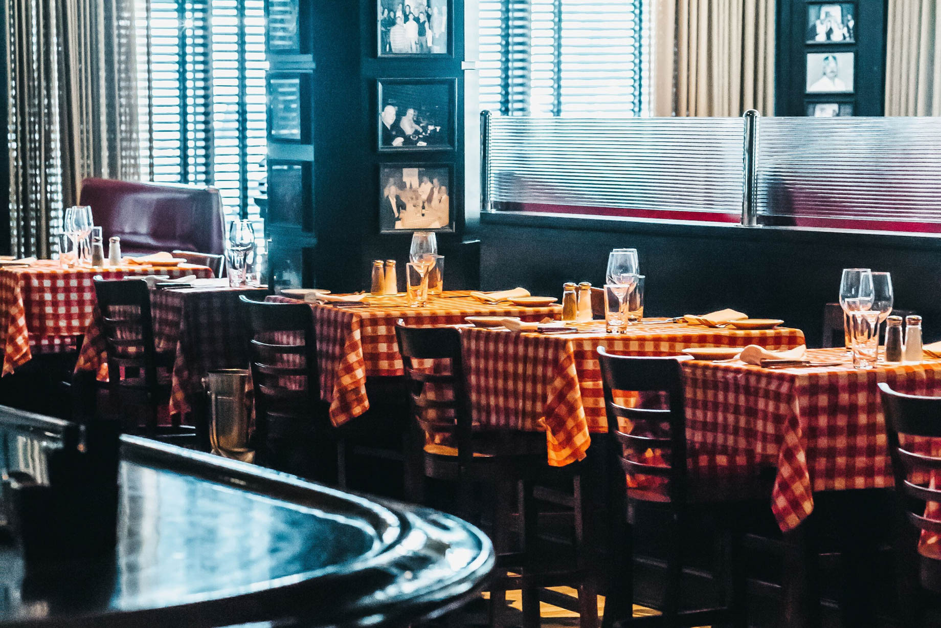 W Minneapolis The Foshay Hotel - Minneapolis, MN, USA - Manny's Steakhouse Seating