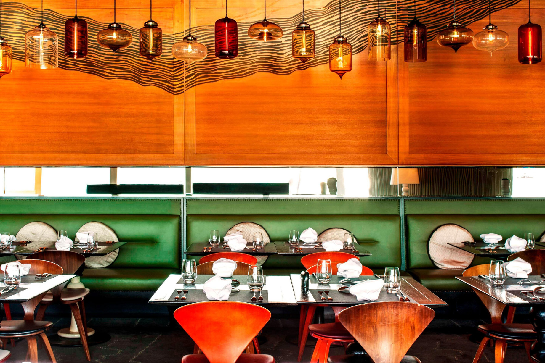 W Hong Kong Hotel - Hong Kong - KITCHEN Restaurant Seating