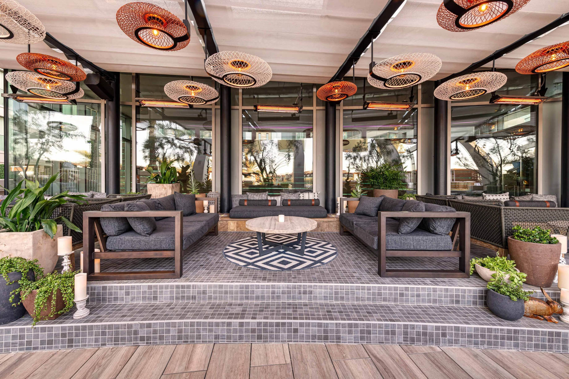W Scottsdale Hotel – Scottsdale, AZ, USA – Cottontail Cafe and Lounge Exterior Seating