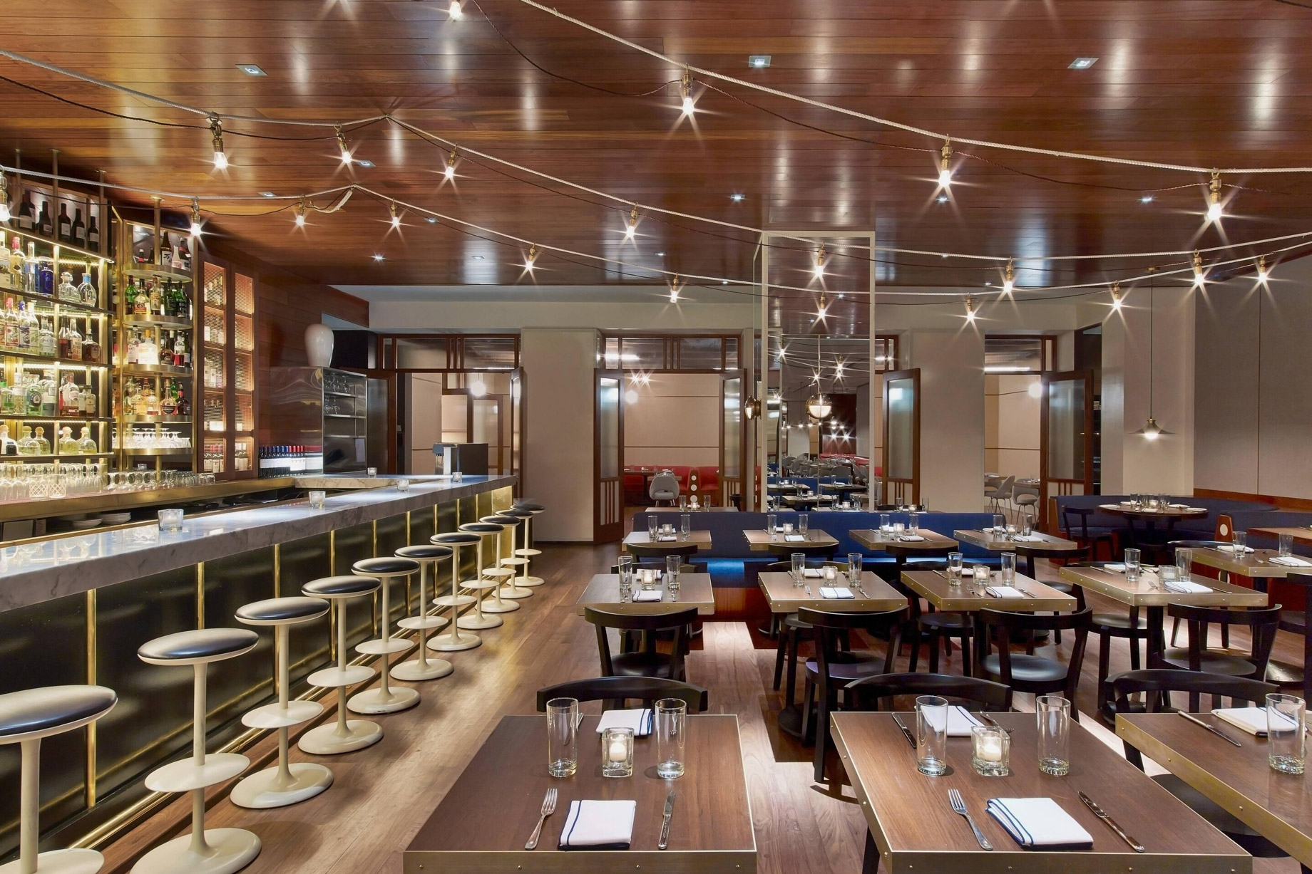 W New York Times Square Hotel – New York, NY, USA – Blue Fin Times Square Seating