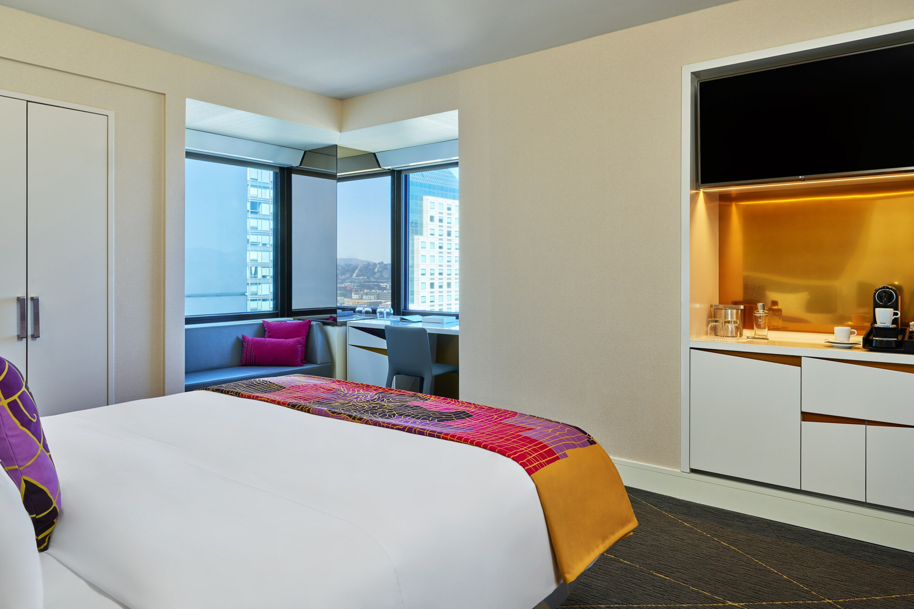 W San Francisco Hotel – San Francisco, CA, USA – Cool Corner Guest Room Decor