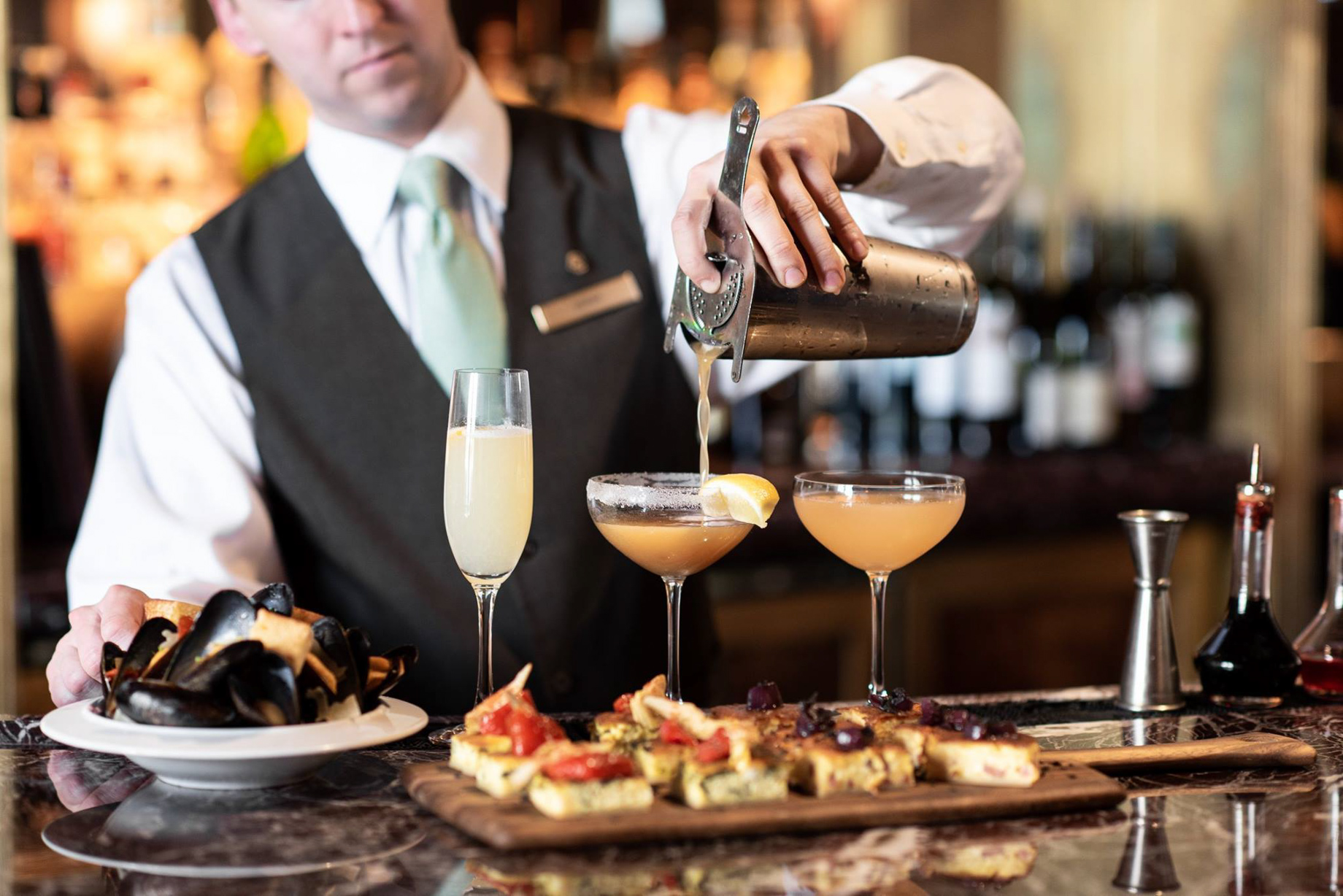 The St. Regis Washington D.C. Hotel - Washington, DC, USA - St. Regis Bar Service