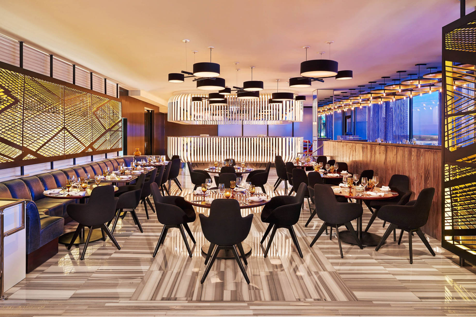 W Chicago Lakeshore Hotel – Chicago, IL, USA – CURRENT Restaurant Seating