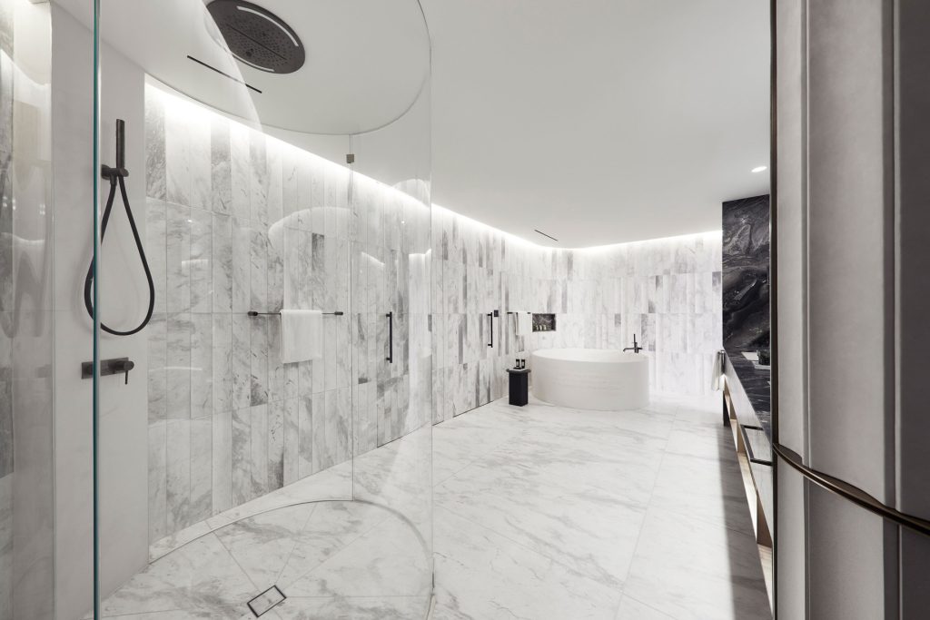 W Melbourne Hotel - Melbourne, Australia - Extreme Wow Suite Bathroom