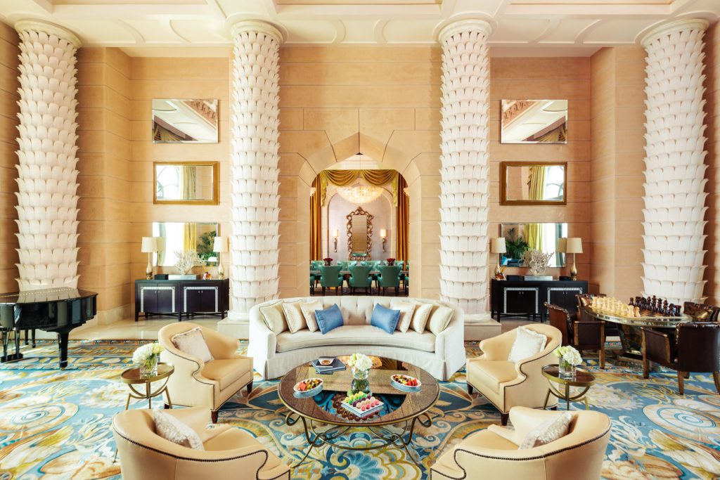 Atlantis The Palm Resort - Crescent Rd, Dubai, UAE - Royal Bridge Suite Living Room