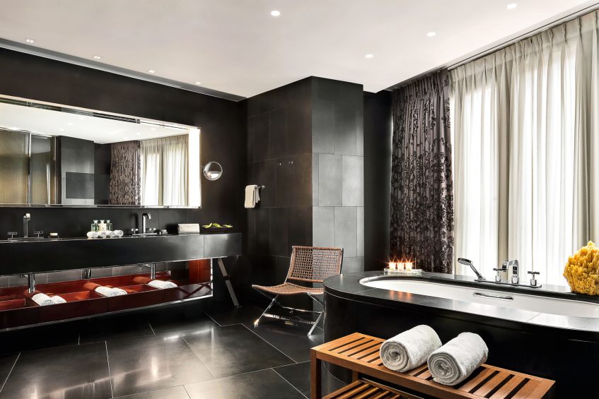 Bvlgari Hotel London - Knightsbridge, London, UK - Bvlgari Suite Bathroom