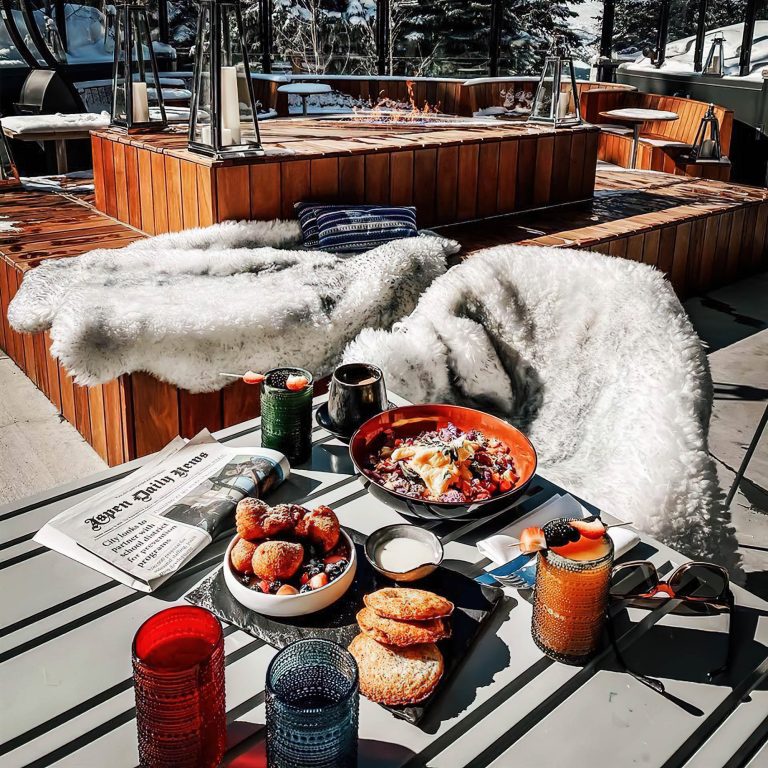 W Aspen Hotel – Aspen, CO, USA – Outdoor Breakfast
