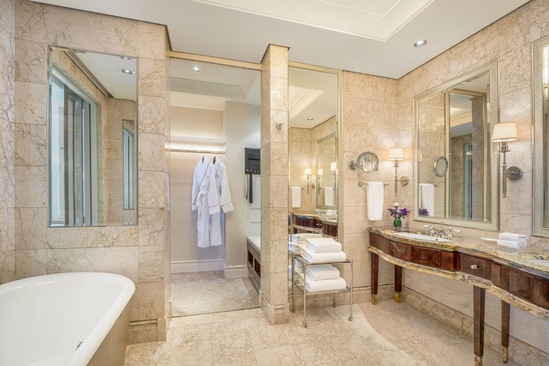 The St. Regis Singapore Hotel – Singapore – St. Regis Suite Bathroom