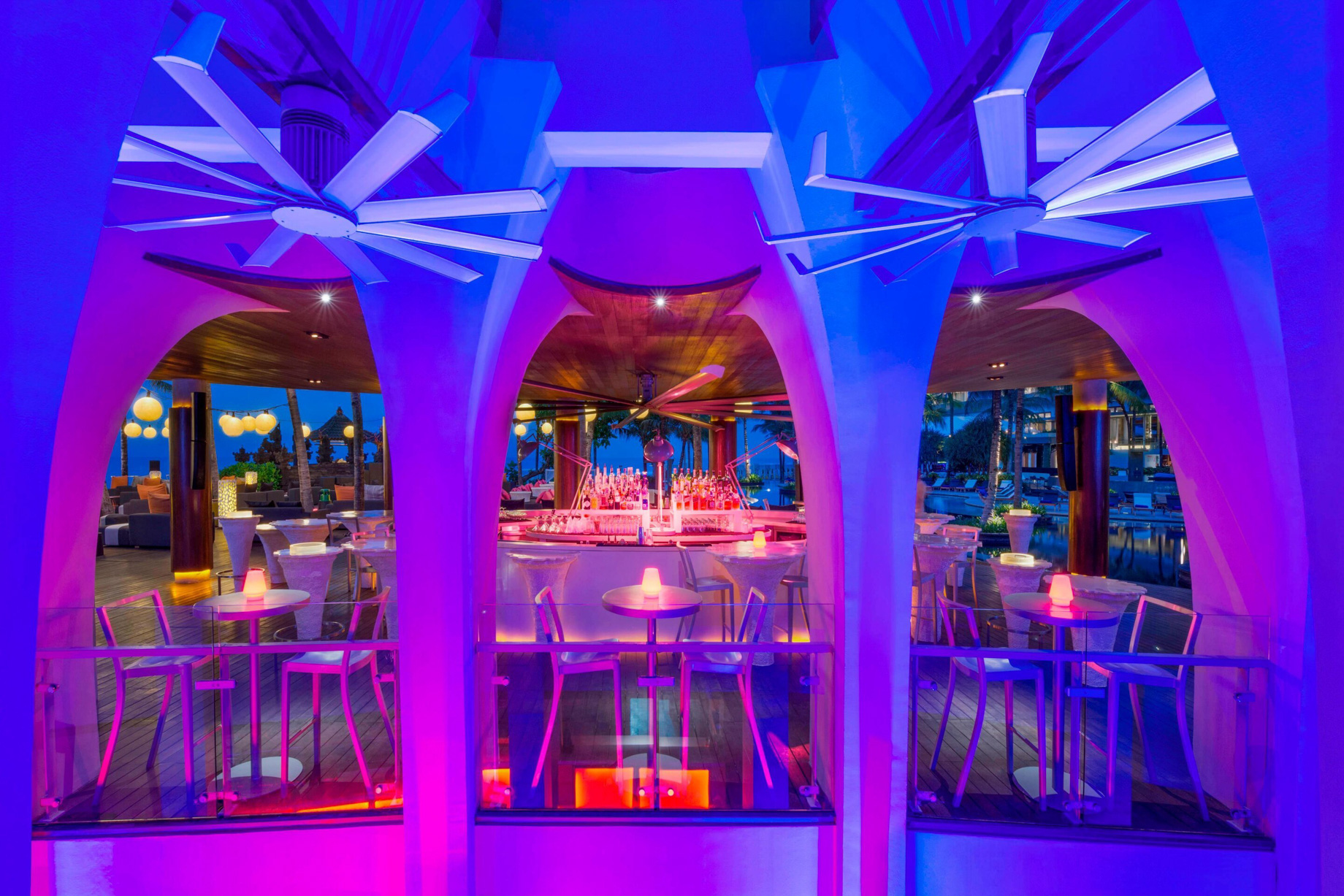 W Bali Seminyak Resort Seminyak, Indonesia Woobar Decor TRAVOH