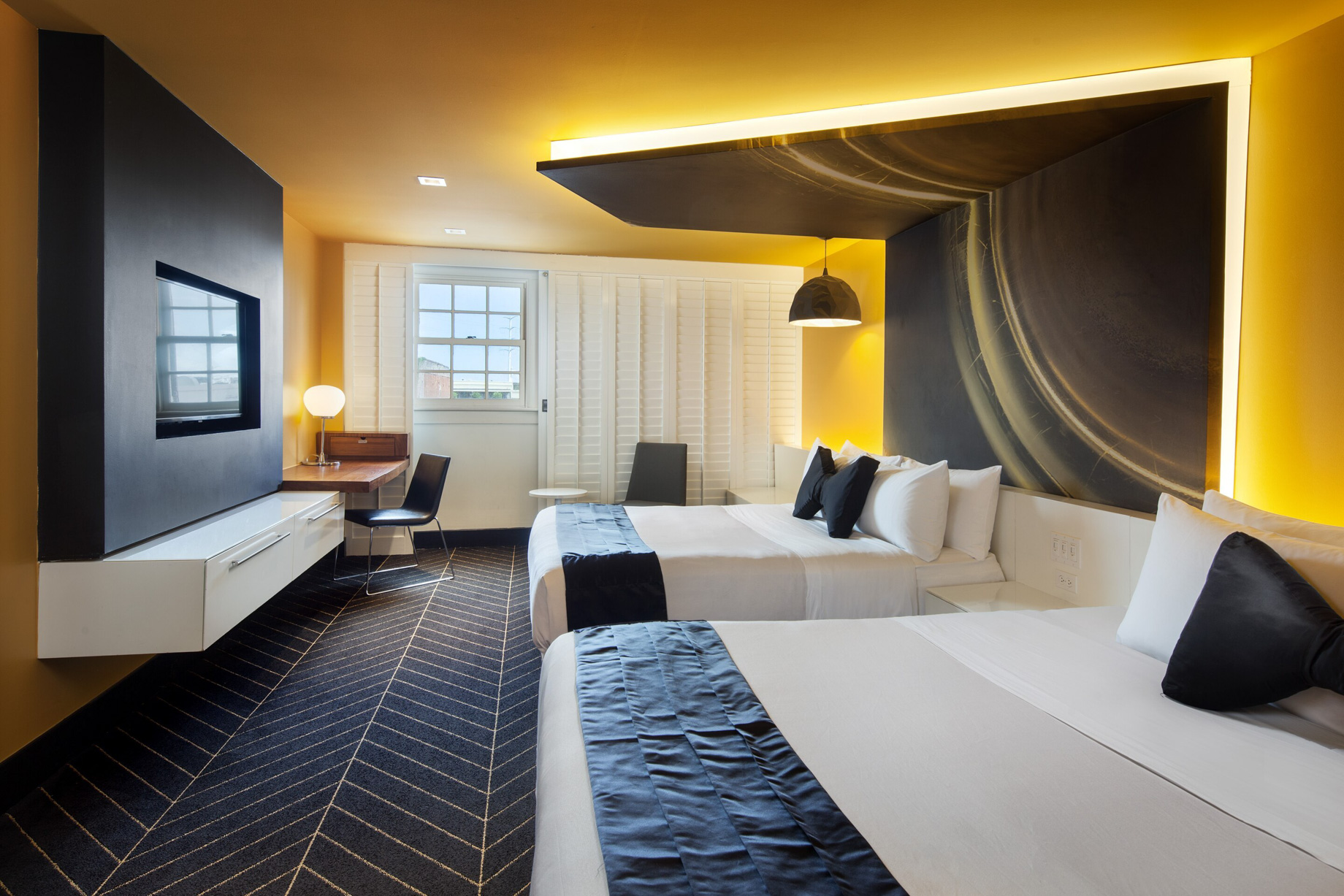 W New Orleans French Quarter Hotel – New Orleans, LA, USA – Spectacular Guest Room Beds