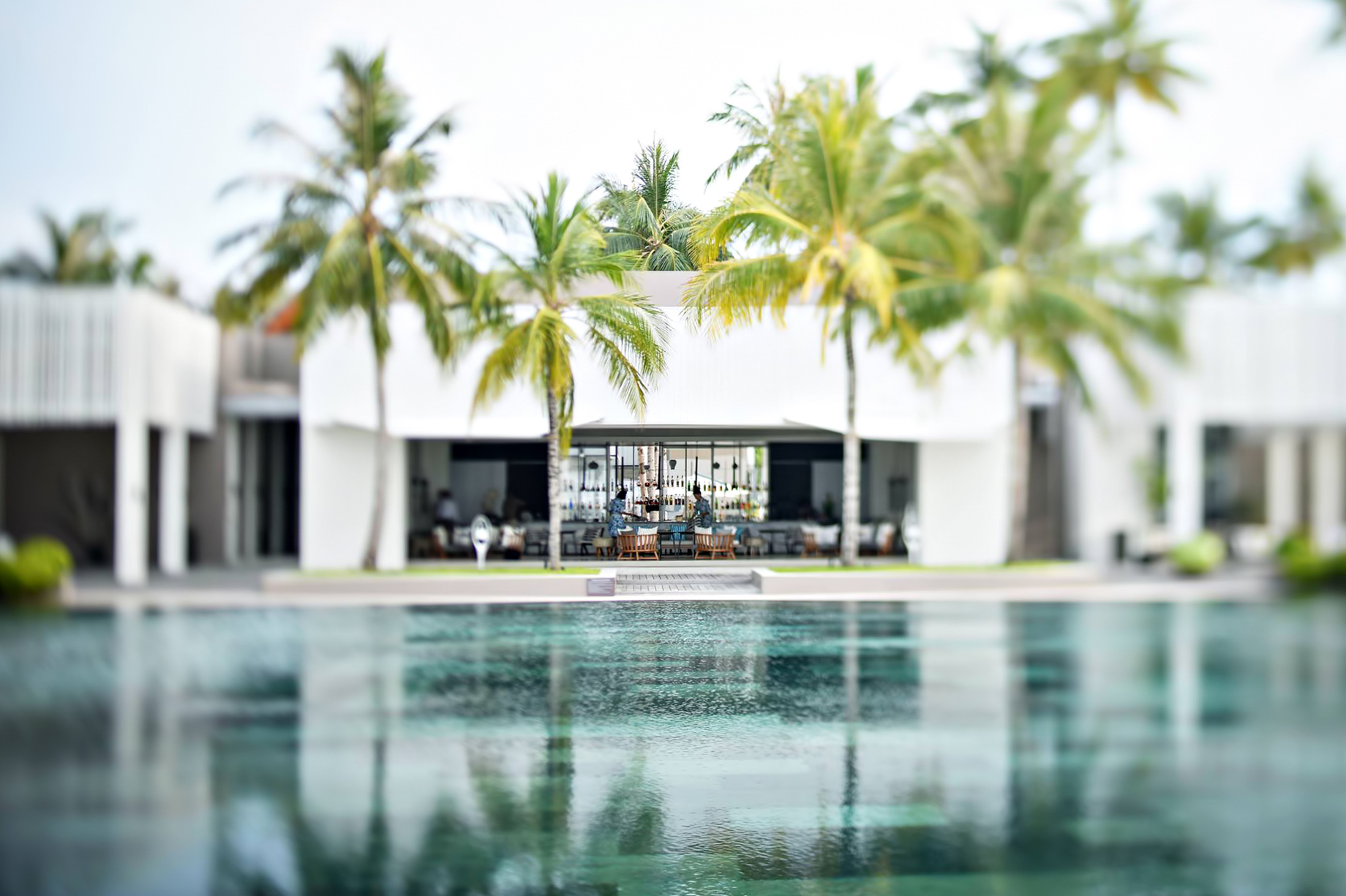 Cheval Blanc Randheli Resort – Noonu Atoll, Maldives – The White Bar Beach Club