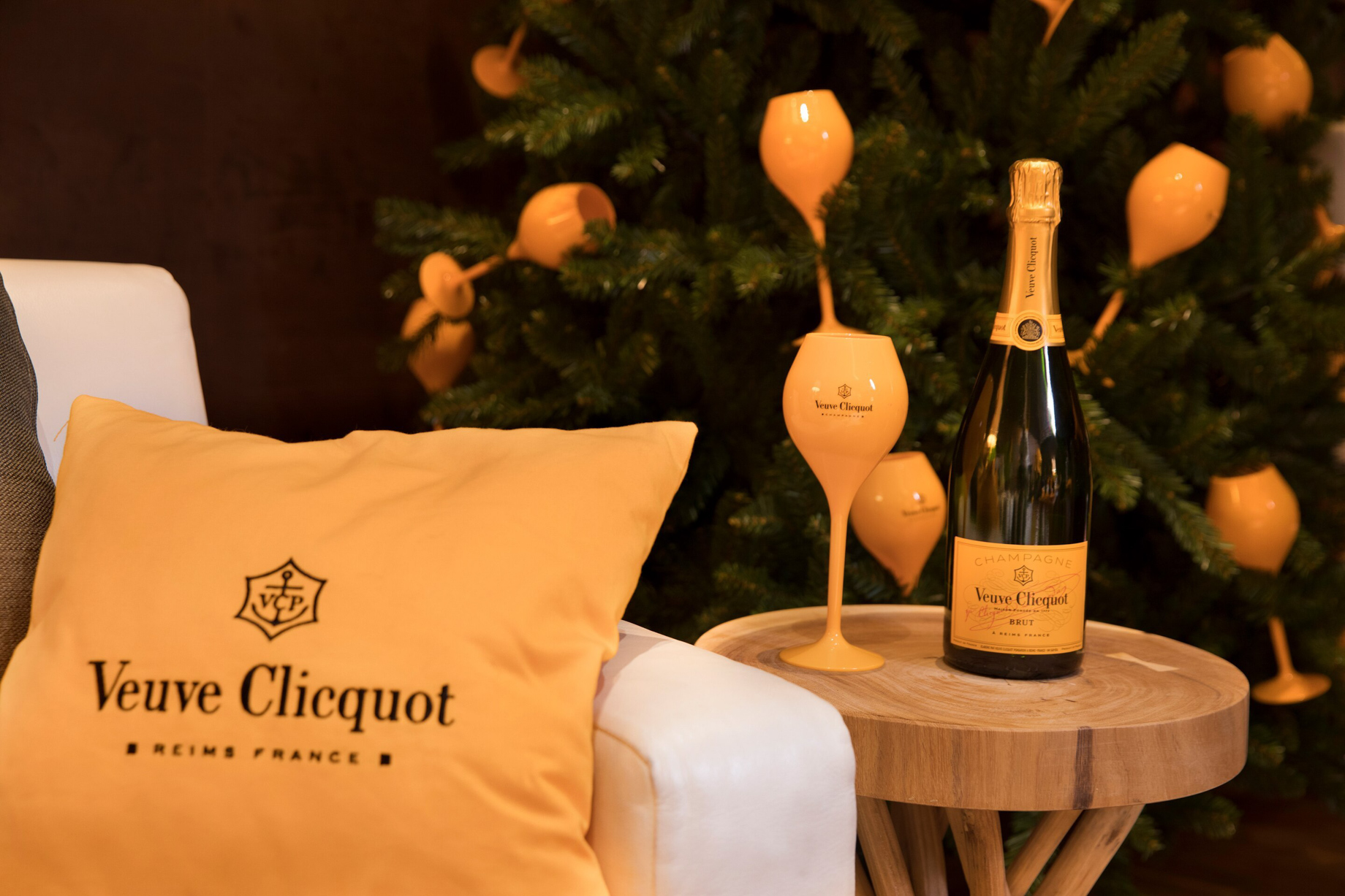 W Boston Hotel - Boston, MA, USA - Veuve Clicquot Ski Chalet Design