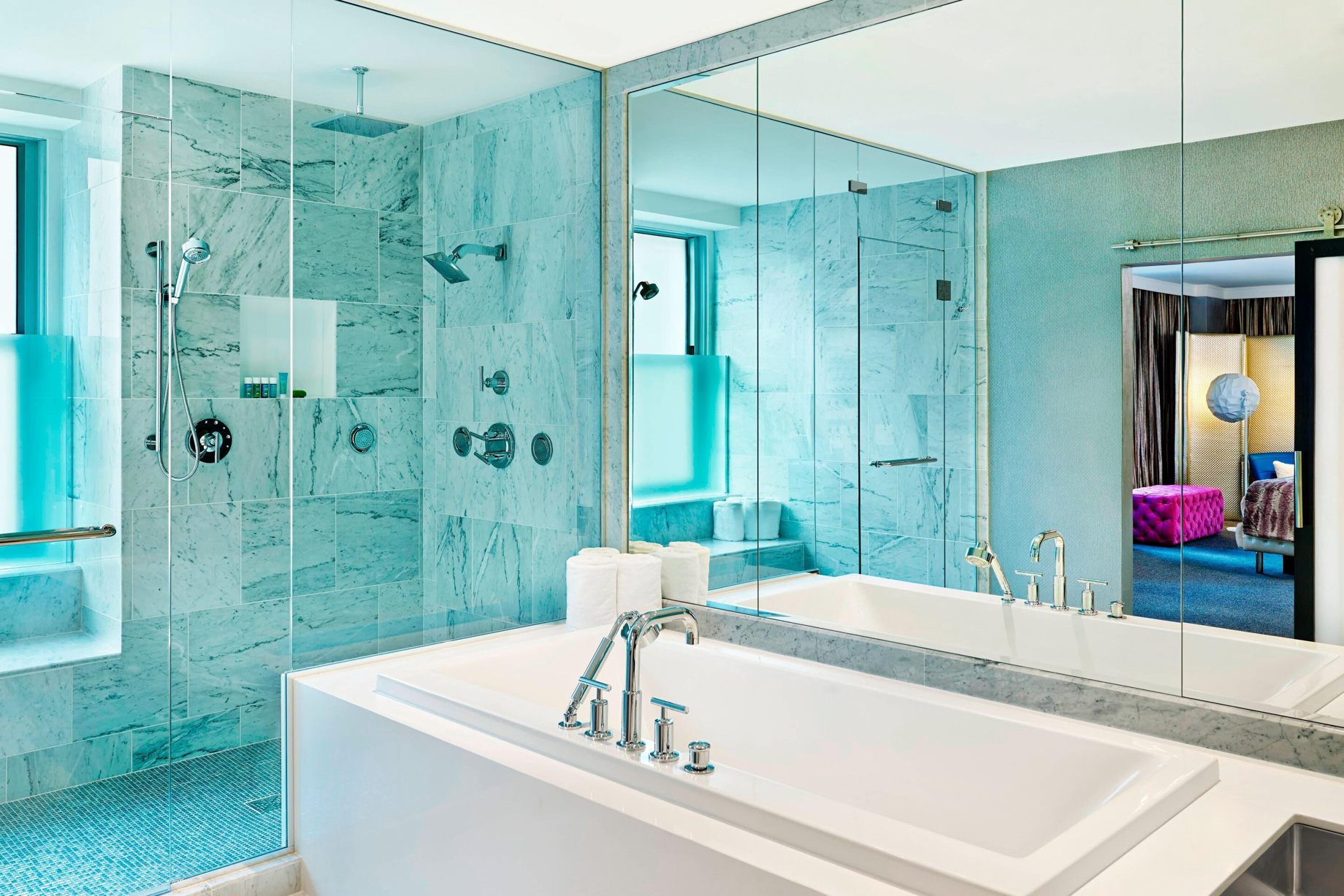 W Chicago City Center Hotel – Chicago, IL, USA – E Wow Suite Master Bathroom Tub