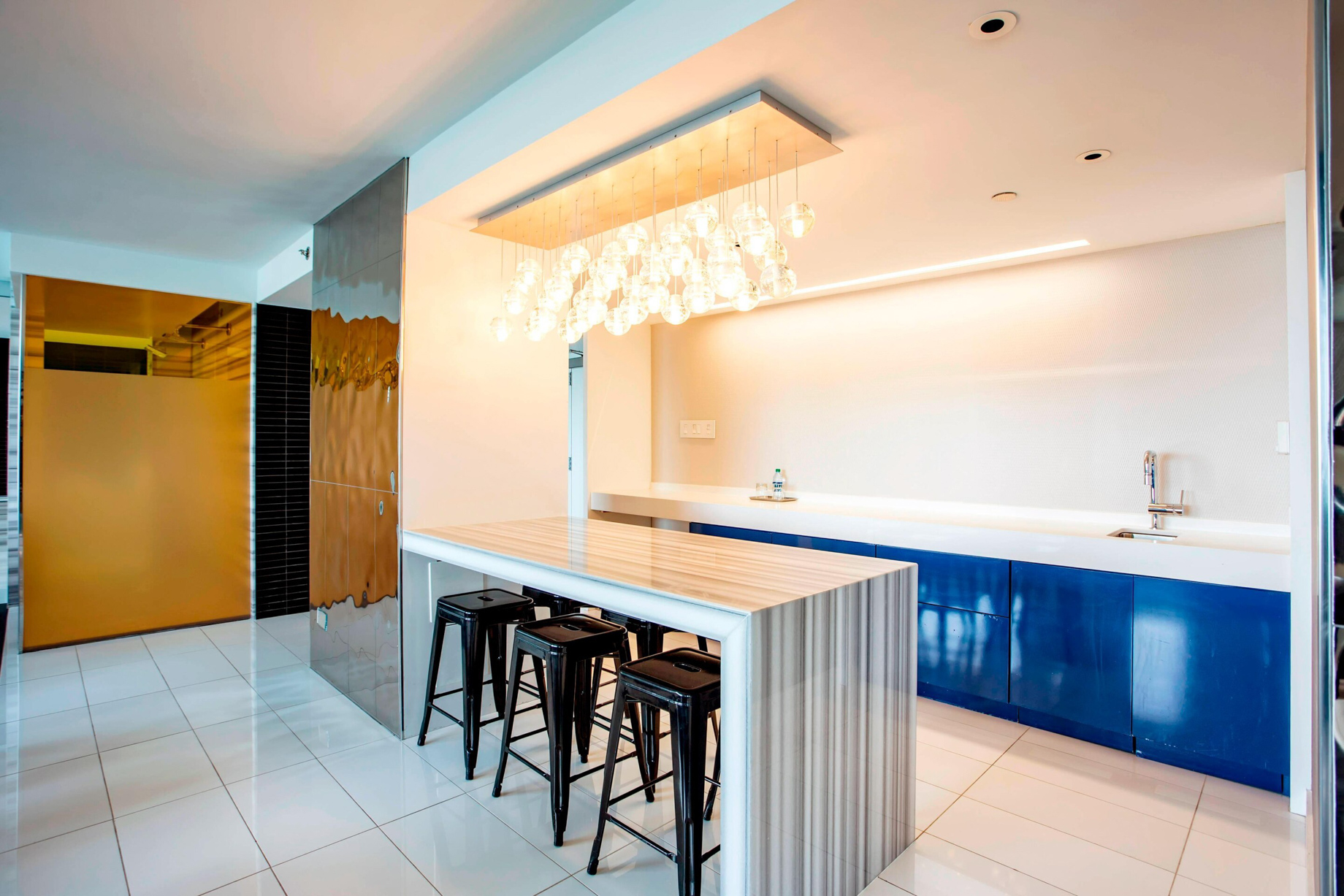 W Chicago Lakeshore Hotel – Chicago, IL, USA – Extreme WOW Suite Kitchen