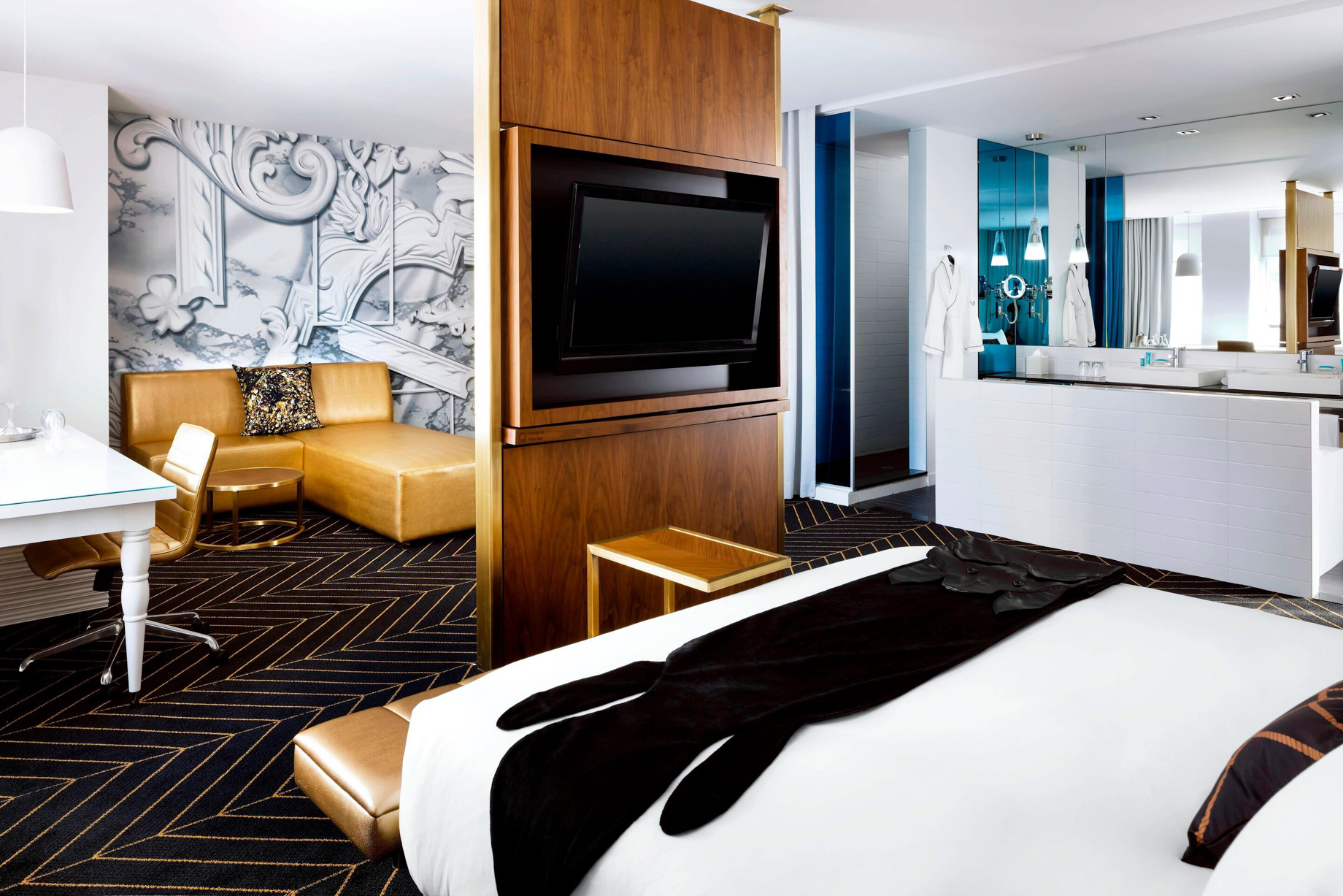 W Montreal Hotel – Montreal, Quebec, Canada – Fantastic Suite