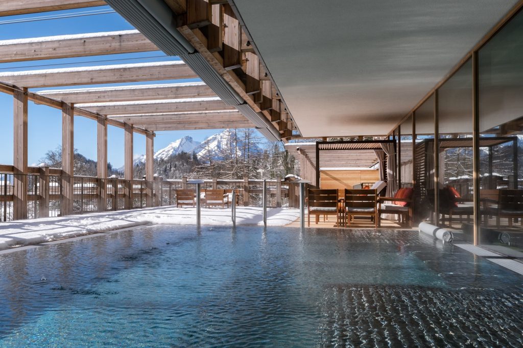 Waldhotel - Burgenstock Hotels & Resort - Obburgen, Switzerland - Outdoor Pool Winter
