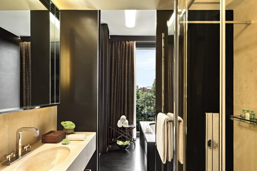 Bvlgari Hotel Milano - Milan, Italy - Premium Room Bathroom