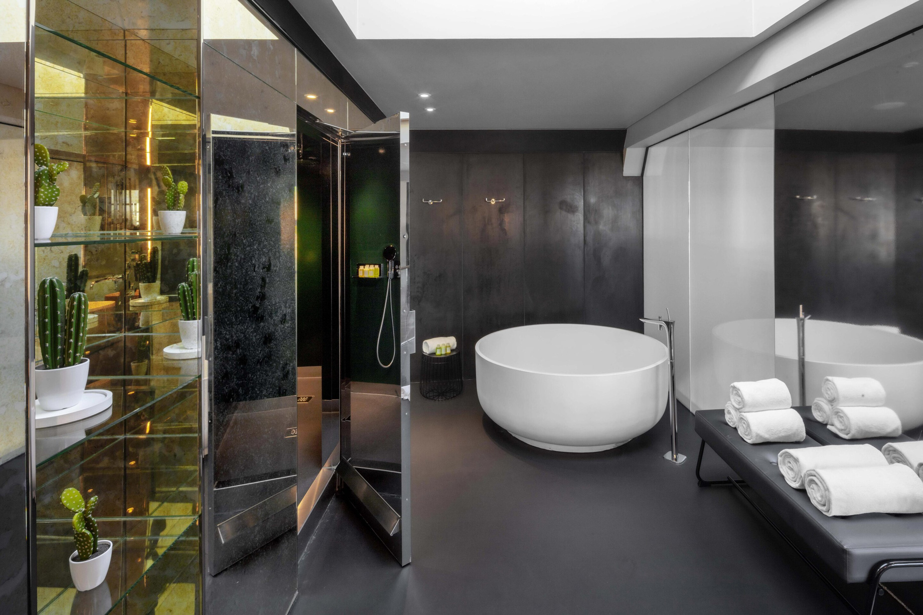 W Amsterdam Hotel – Amsterdam, Netherlands – Extreme WOW Bank One Bedroom Suite Bathroom