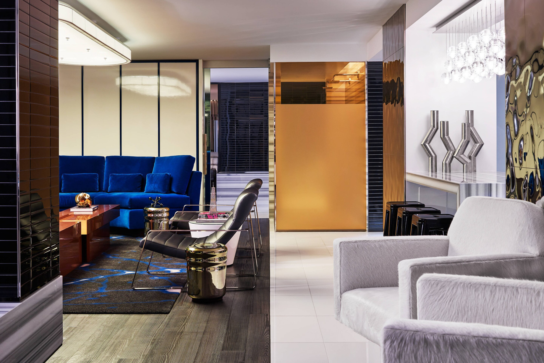 W Chicago Lakeshore Hotel - Chicago, IL, USA - Extreme WOW Suite Decor