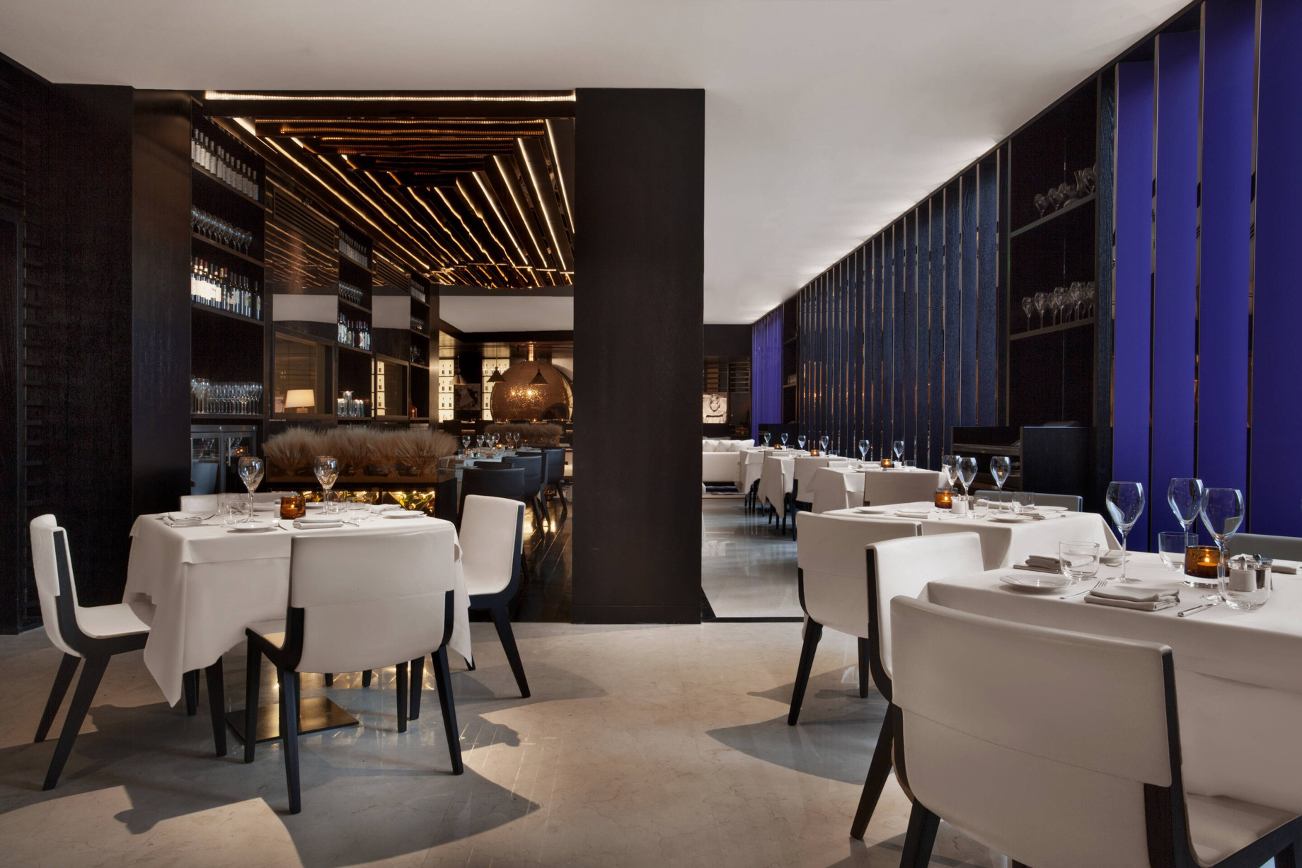W Doha Hotel – Doha, Qatar – La Spiga by Paper Moon Tables
