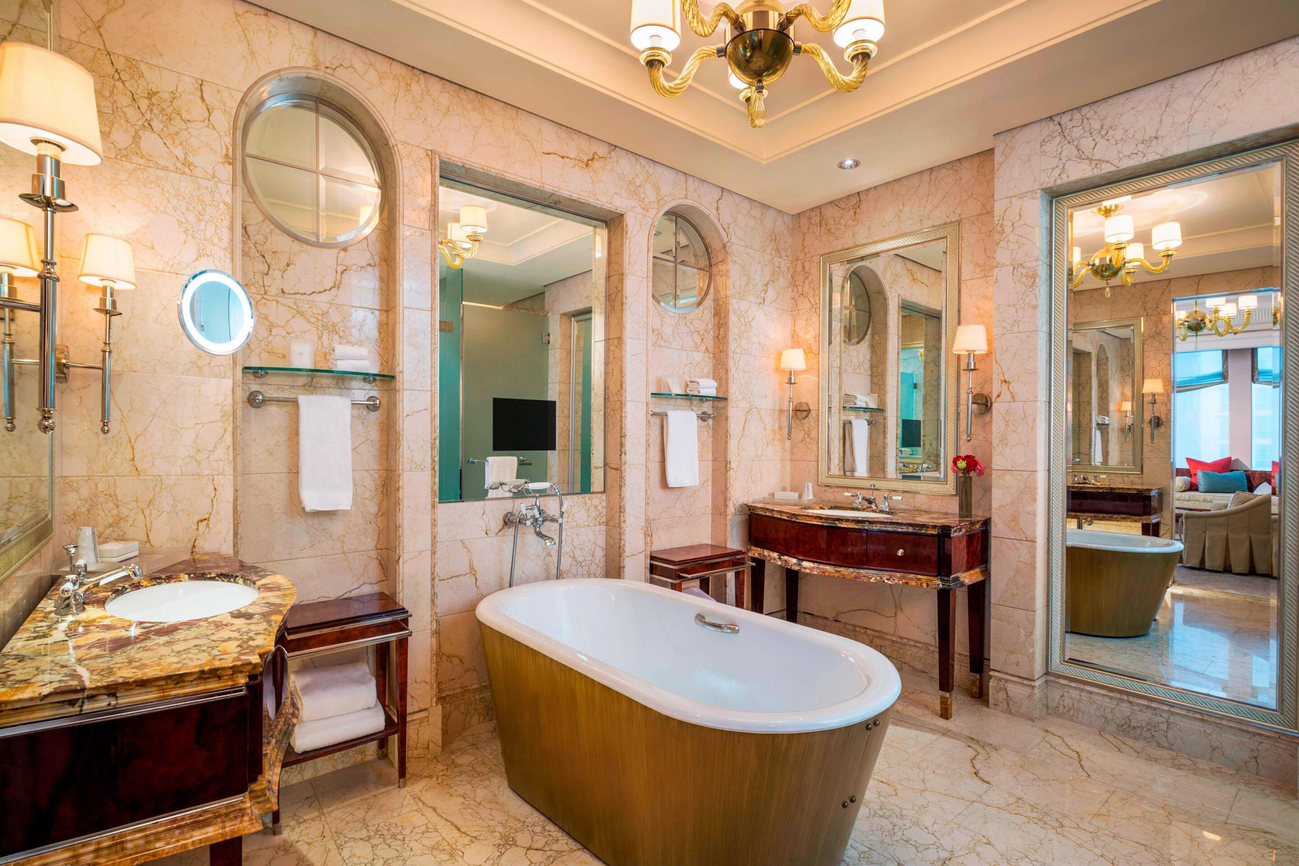 The St. Regis Singapore Hotel – Singapore – Executive Deluxe Guest Bathroom