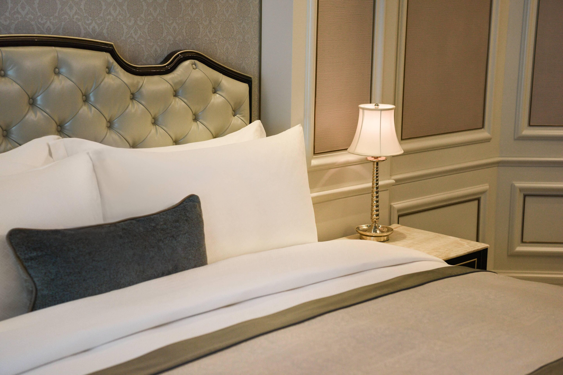 The St. Regis Zhuhai Hotel – Zhuhai, Guangdong, China – Deluxe Guest Room Decor