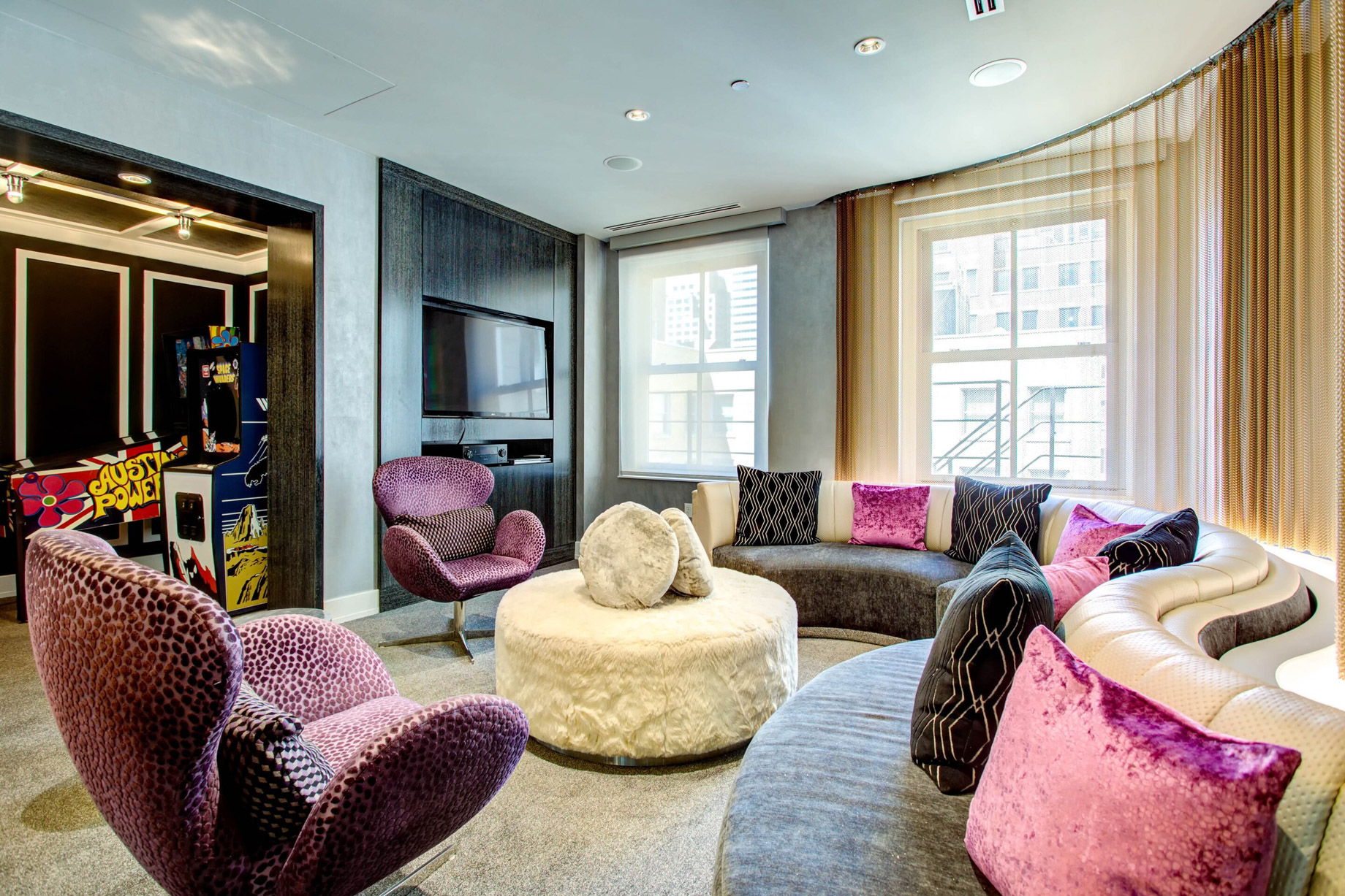 W Chicago City Center Hotel – Chicago, IL, USA – E WOW Suite Living Room