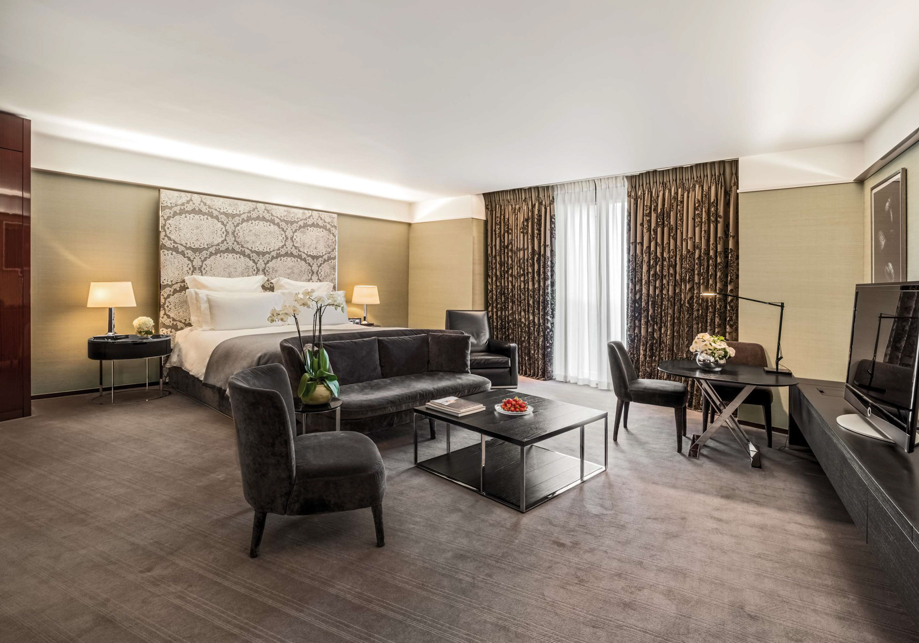 Bvlgari Hotel London – Knightsbridge, London, UK – Guest Suite Bedroom