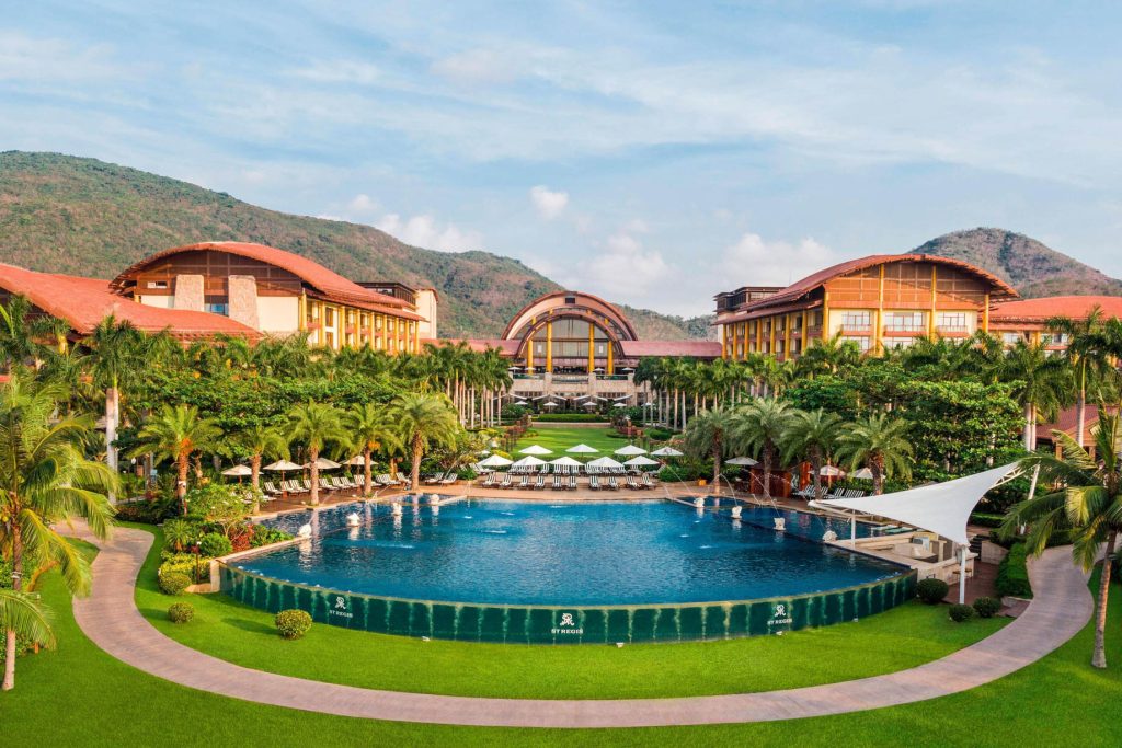 The St. Regis Sanya Yalong Bay Resort - Hainan, China - Resort Central Pool