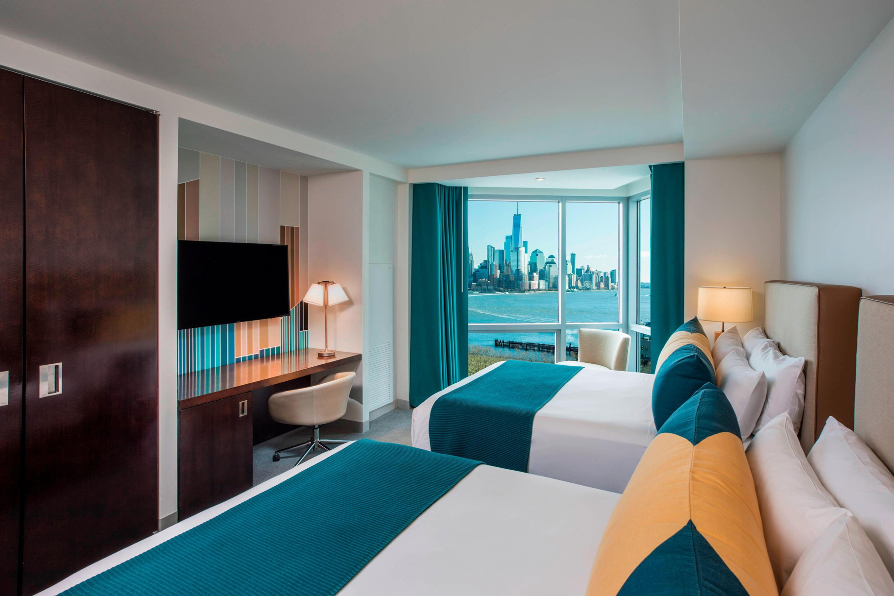 W Hoboken Hotel – Hoboken, NJ, USA – Fabulous Guest Room Queen