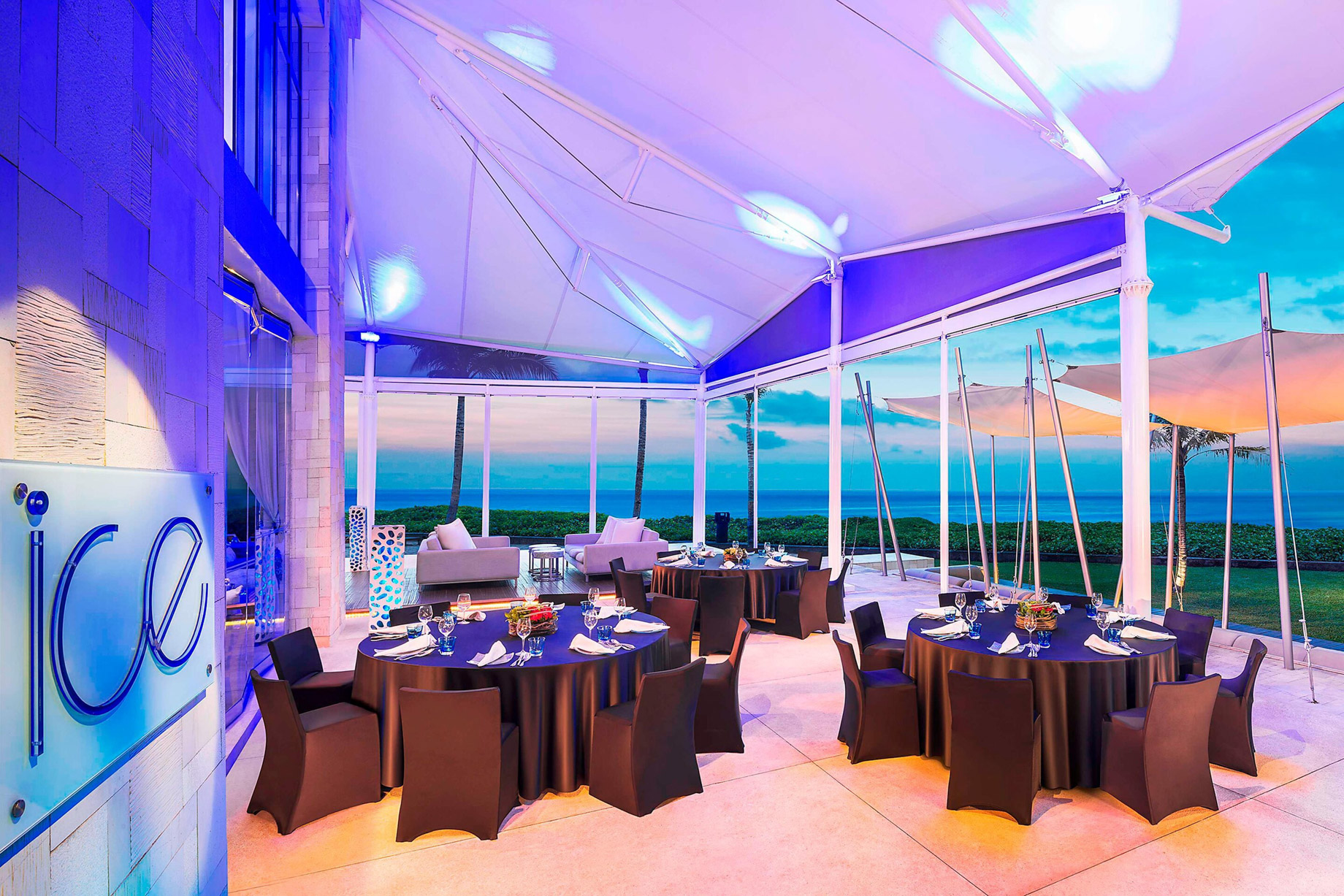 W Bali Seminyak Resort - Seminyak, Indonesia - Ice Bar Ice Terrace