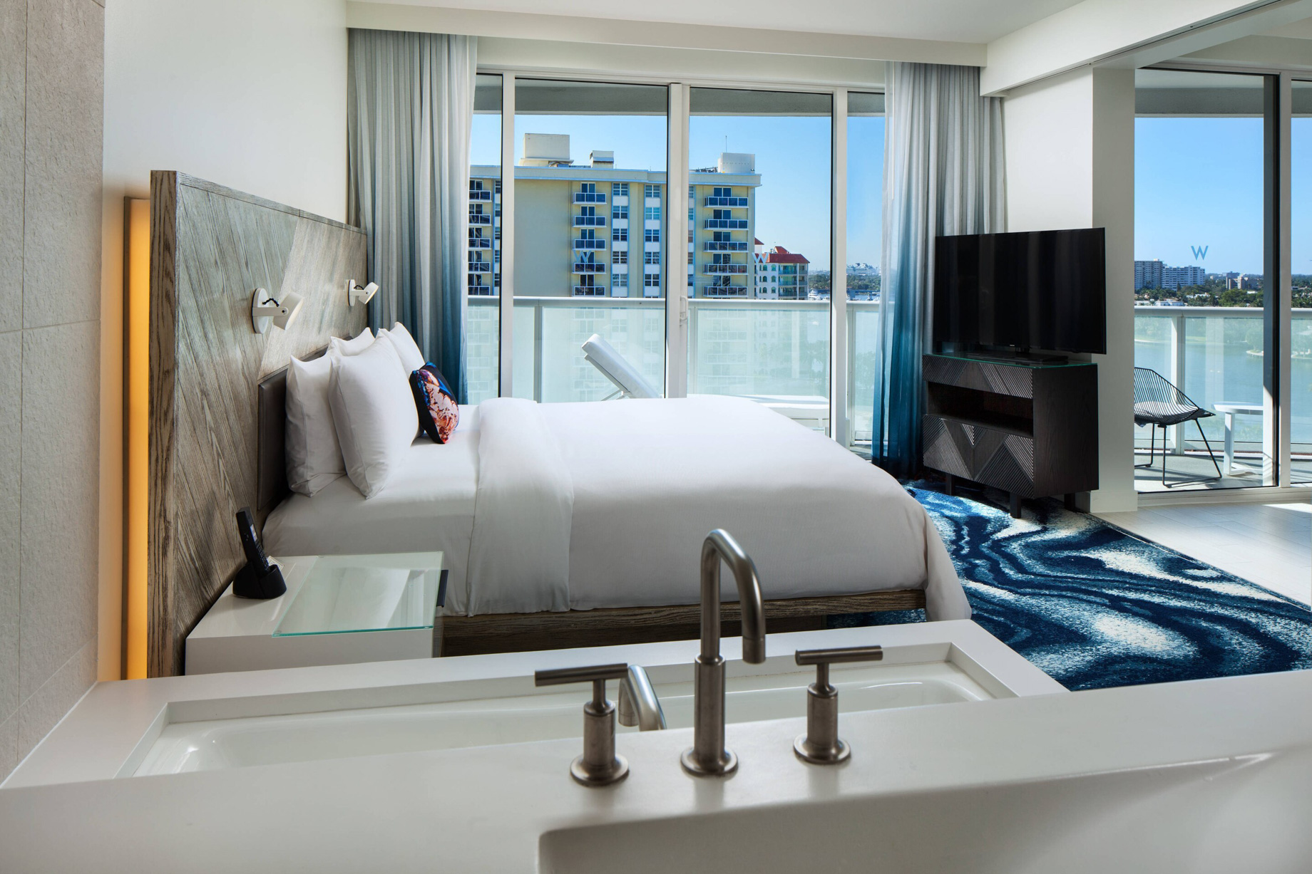 W Fort Lauderdale Hotel – Fort Lauderdale, FL, USA – Escape Residential Guest Room