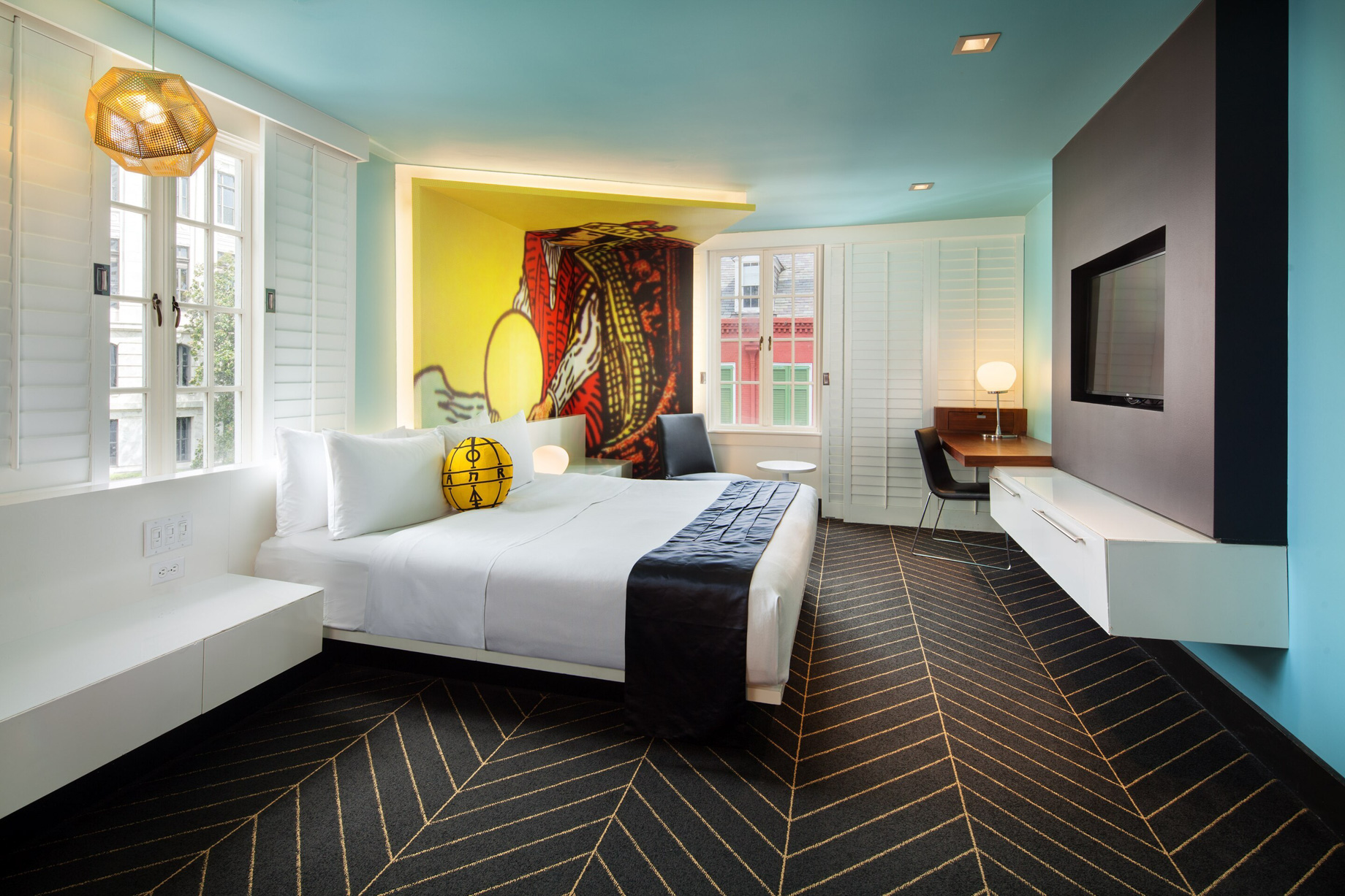 W New Orleans French Quarter Hotel – New Orleans, LA, USA – Wonderful Guest Room Bed