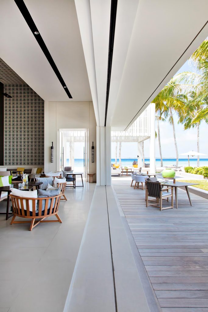 Cheval Blanc Randheli Resort - Noonu Atoll, Maldives - The White Bar Beach Club