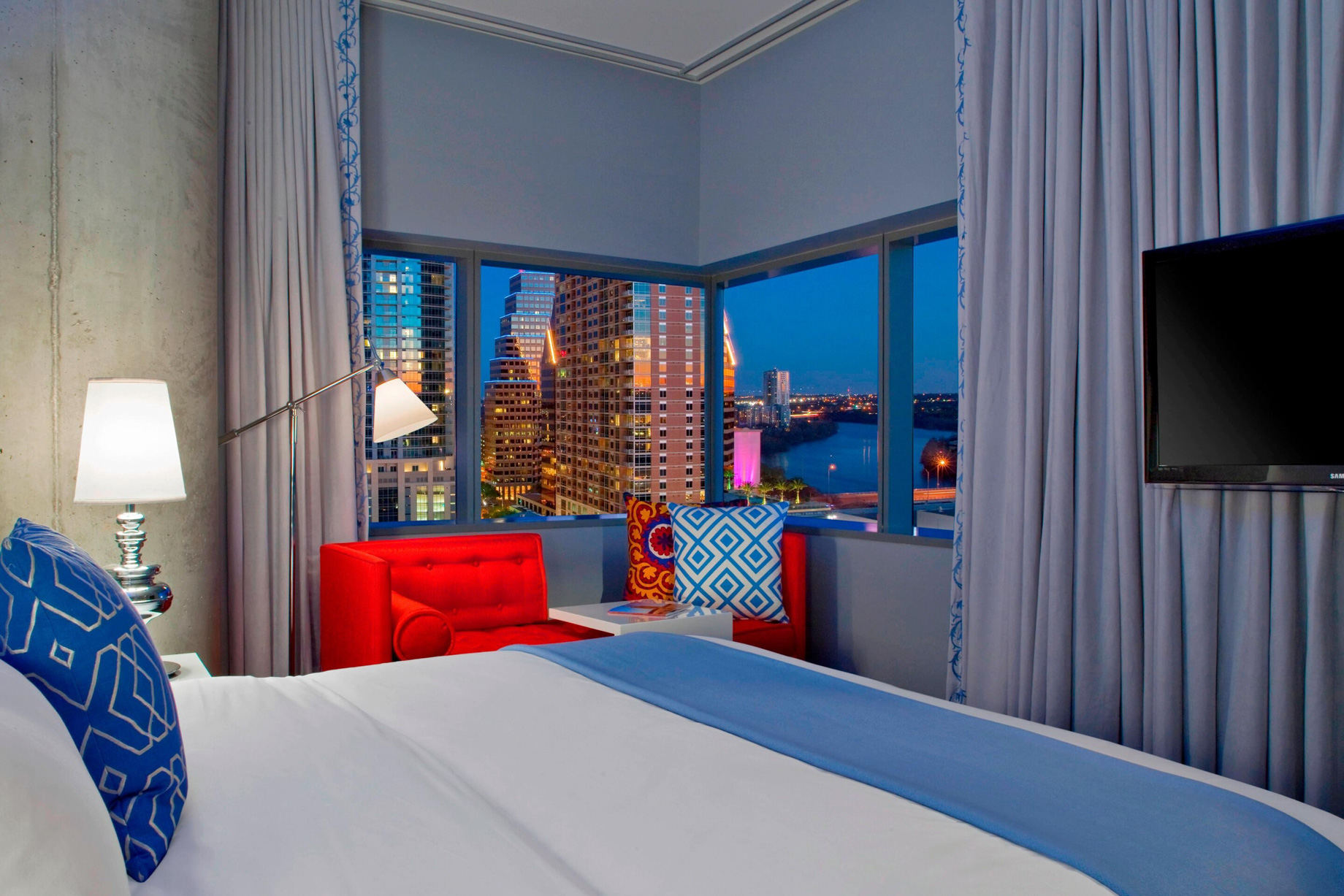 W Austin Hotel – Austin, TX, USA – Cool Corner Suite Bedroom
