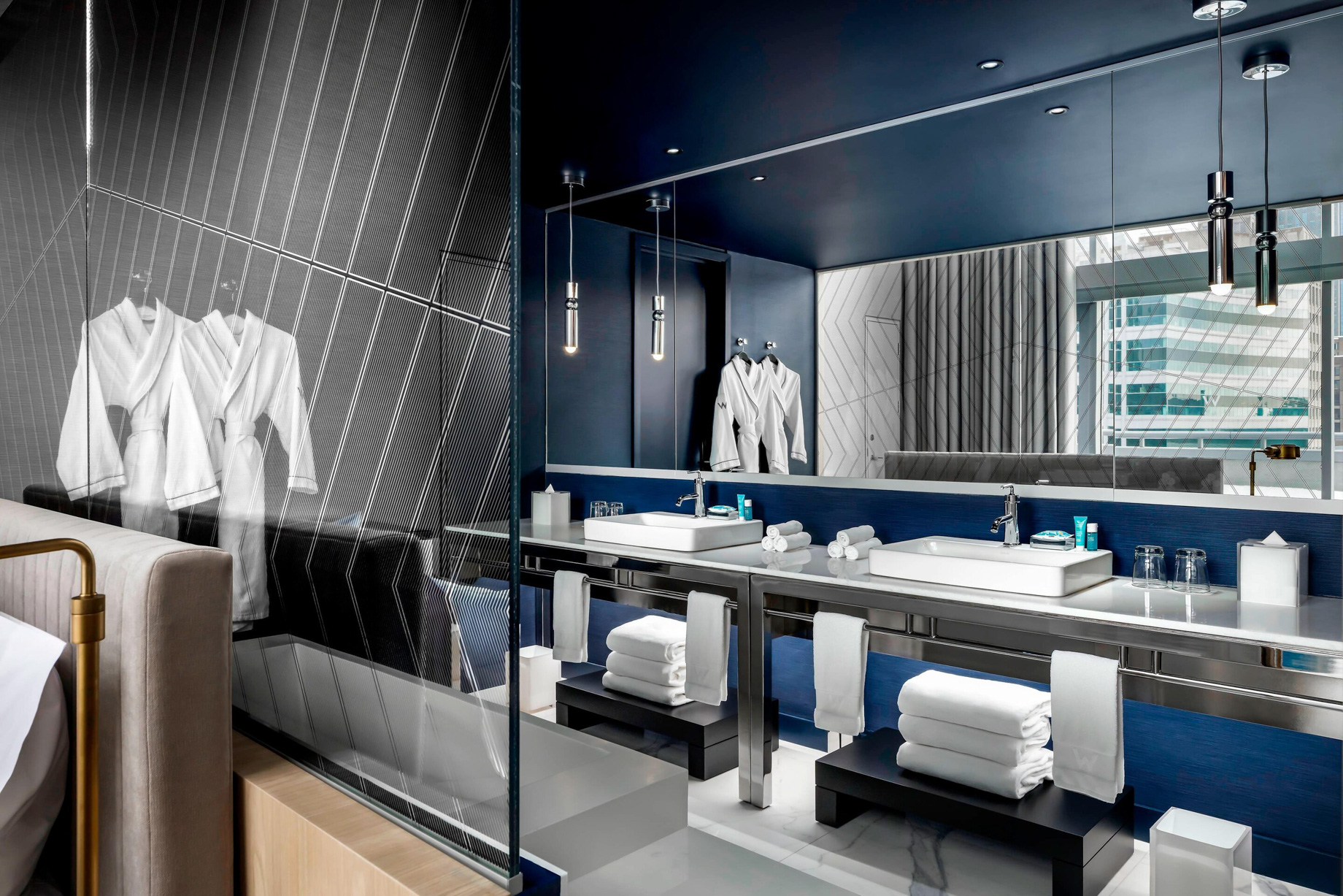 W Montreal Hotel – Montreal, Quebec, Canada – Extreme Wow Suite Bathroom