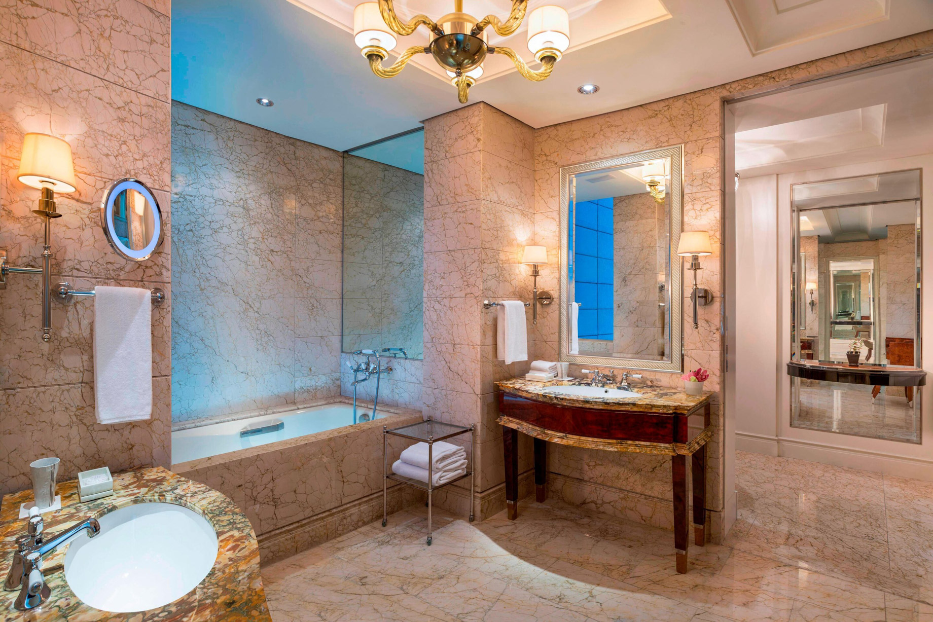 The St. Regis Singapore Hotel – Singapore – Lady Astor Guest Bathroom