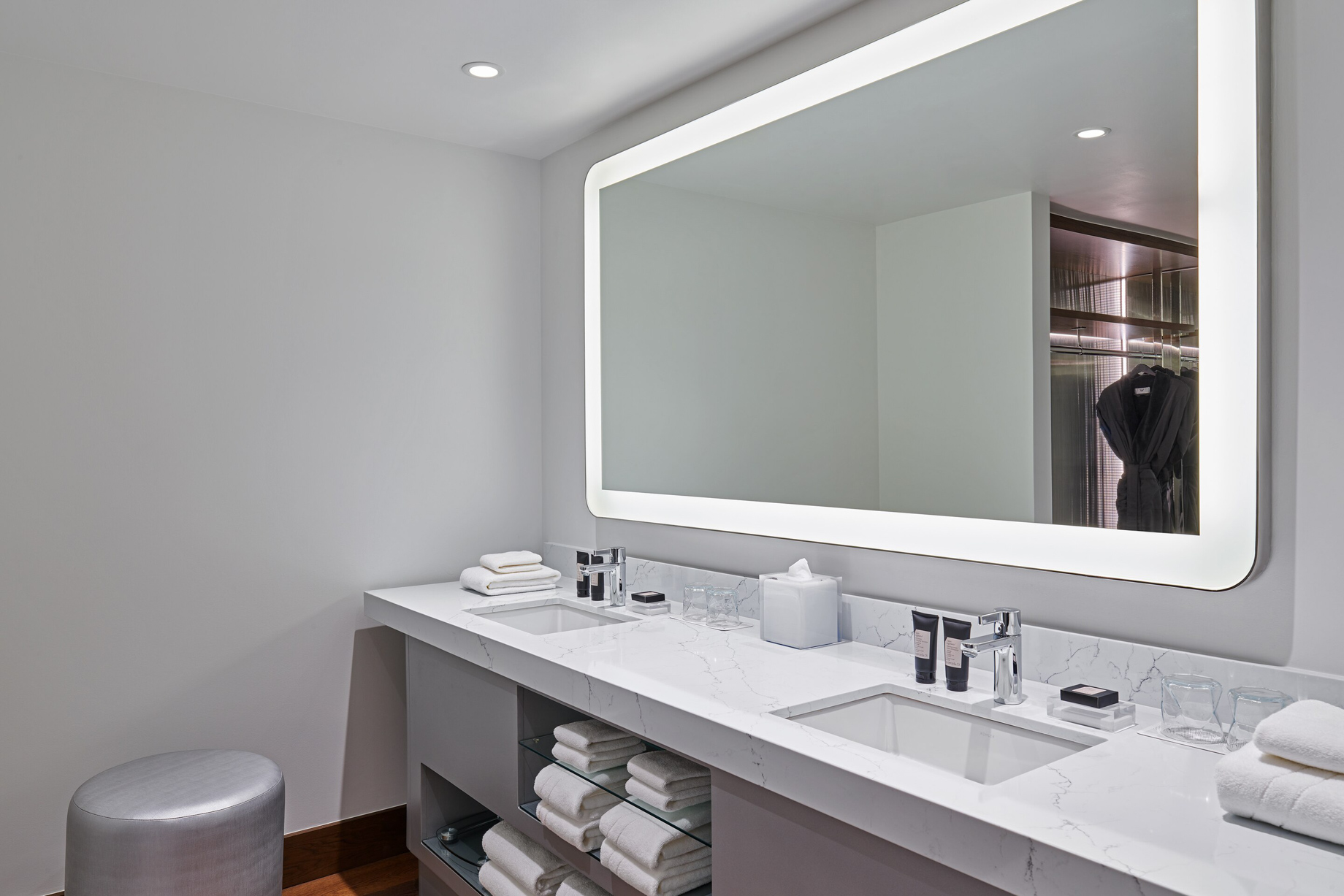 W Aspen Hotel – Aspen, CO, USA – Extreme Wow Suite Guest Bathroom