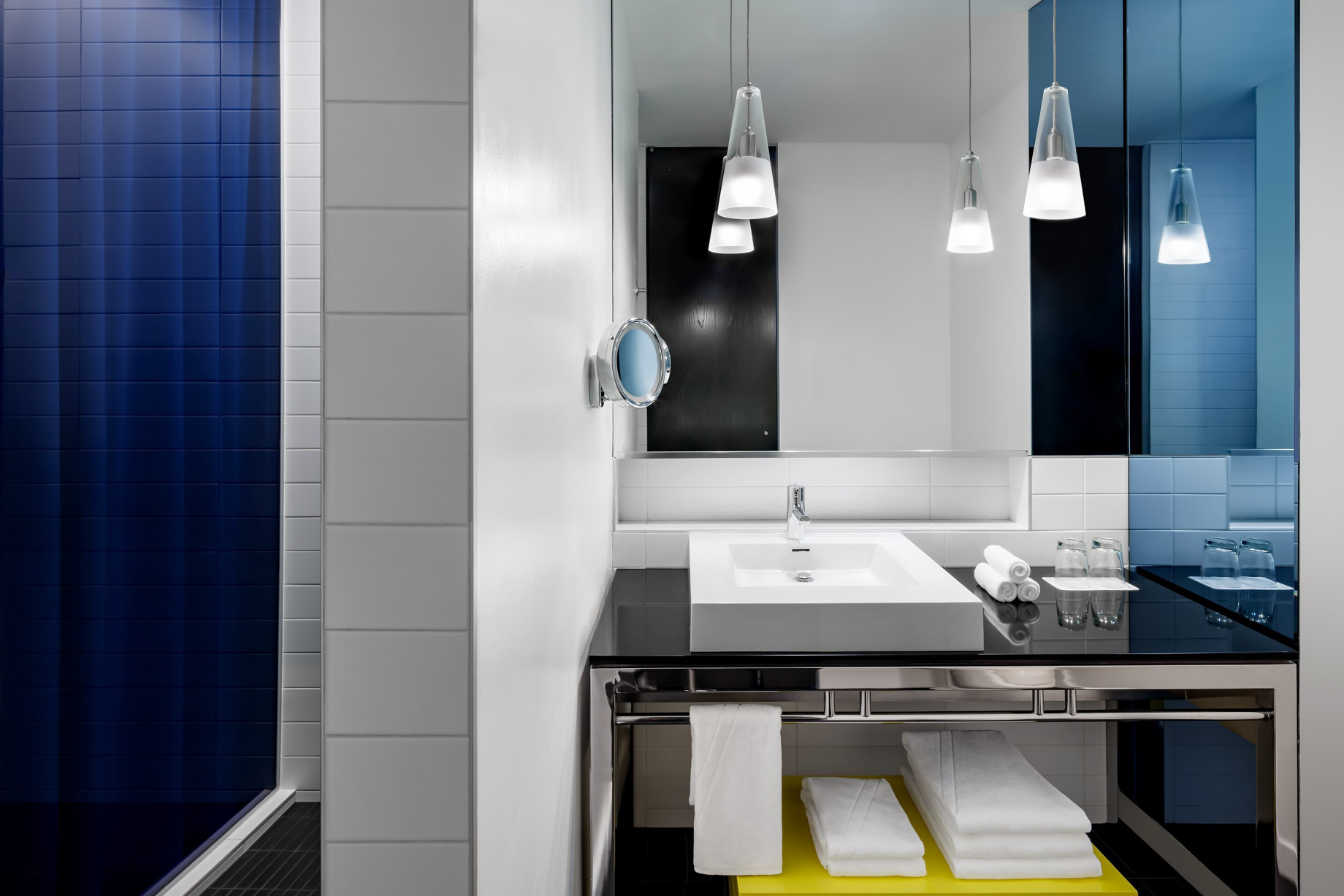 W Montreal Hotel - Montreal, Quebec, Canada - Cozy Guest Bathroom