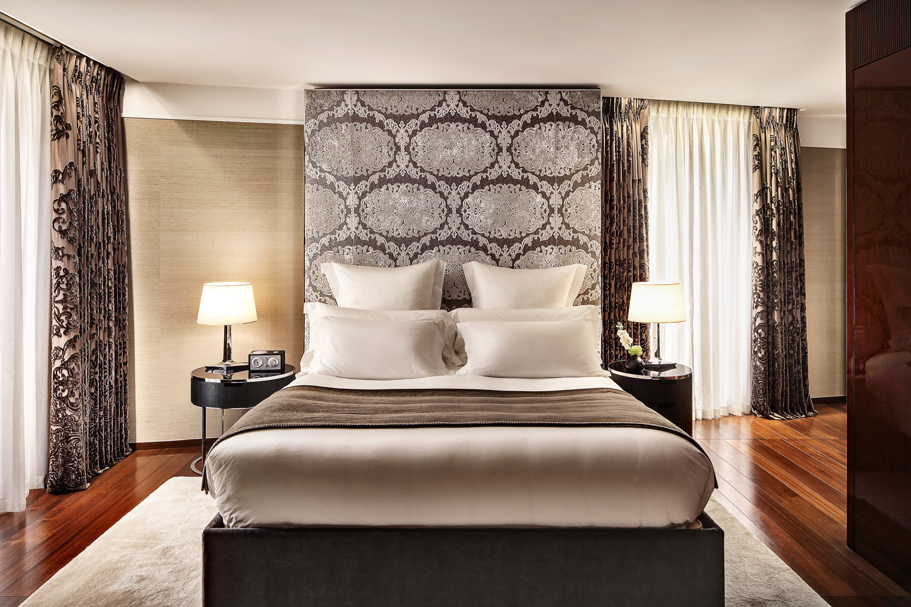 Bvlgari Hotel London – Knightsbridge, London, UK – Deluxe Suite Bedroom