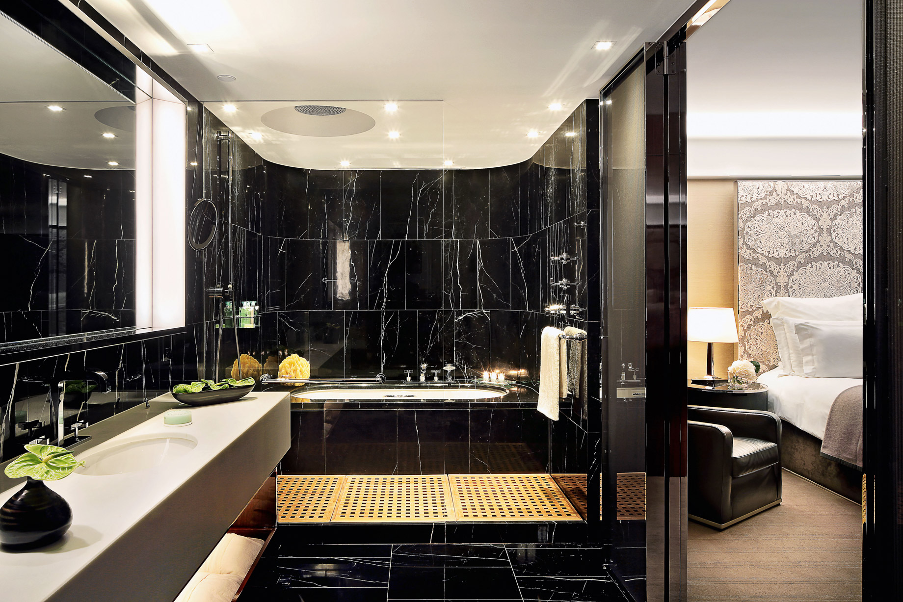 Bvlgari Hotel London – Knightsbridge, London, UK – Knightsbridge Suite Bathroom