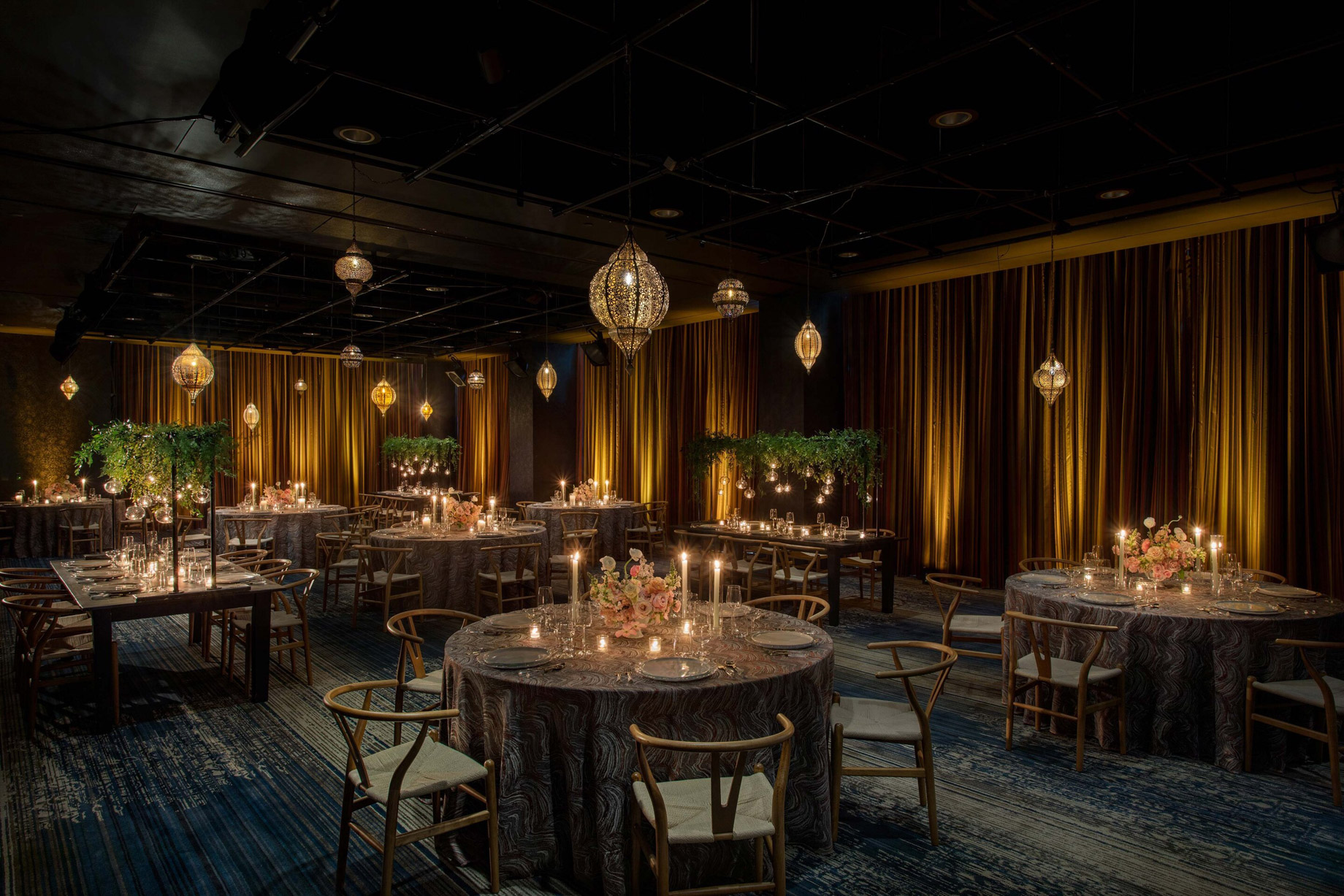 W Philadelphia Hotel – Philadelphia, PA, USA – W Wedding Reception Tables