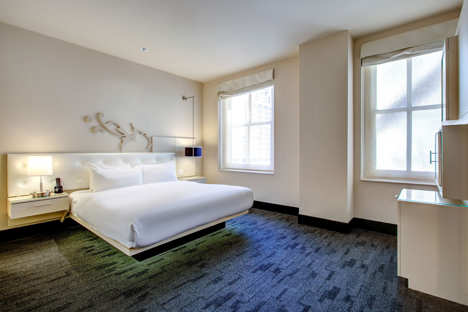 W Chicago City Center Hotel – Chicago, IL, USA – Fabulous Guest Room Bed